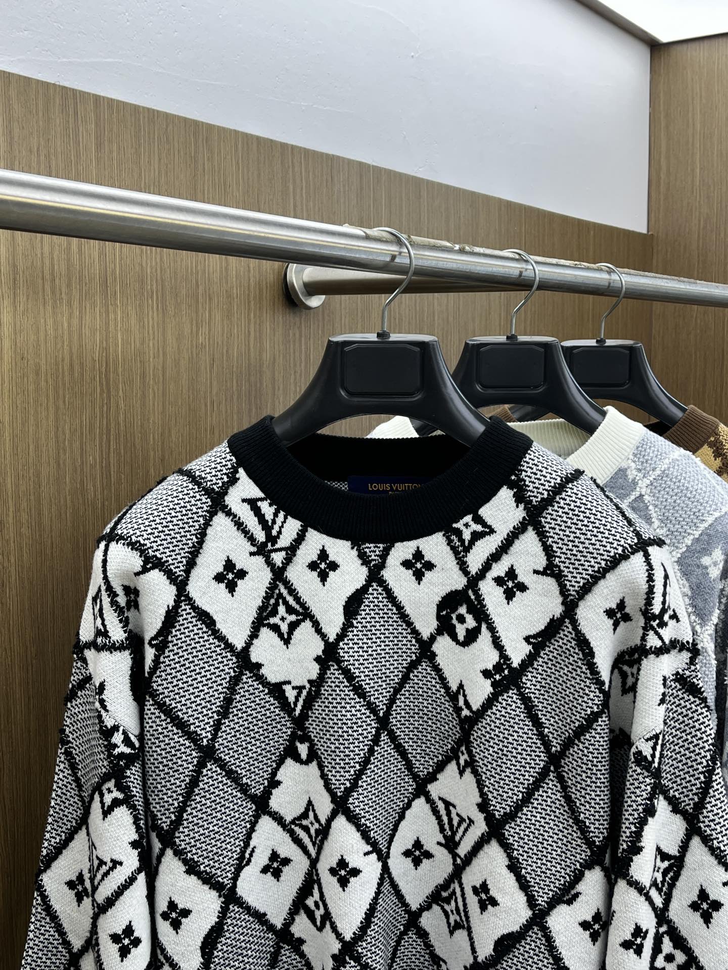秋冬 LV 🔥🔥毛衣 2025秋冬最新系列，专柜1:1顶级复刻，全品相！加厚款，时下最流行的老钱风，老板