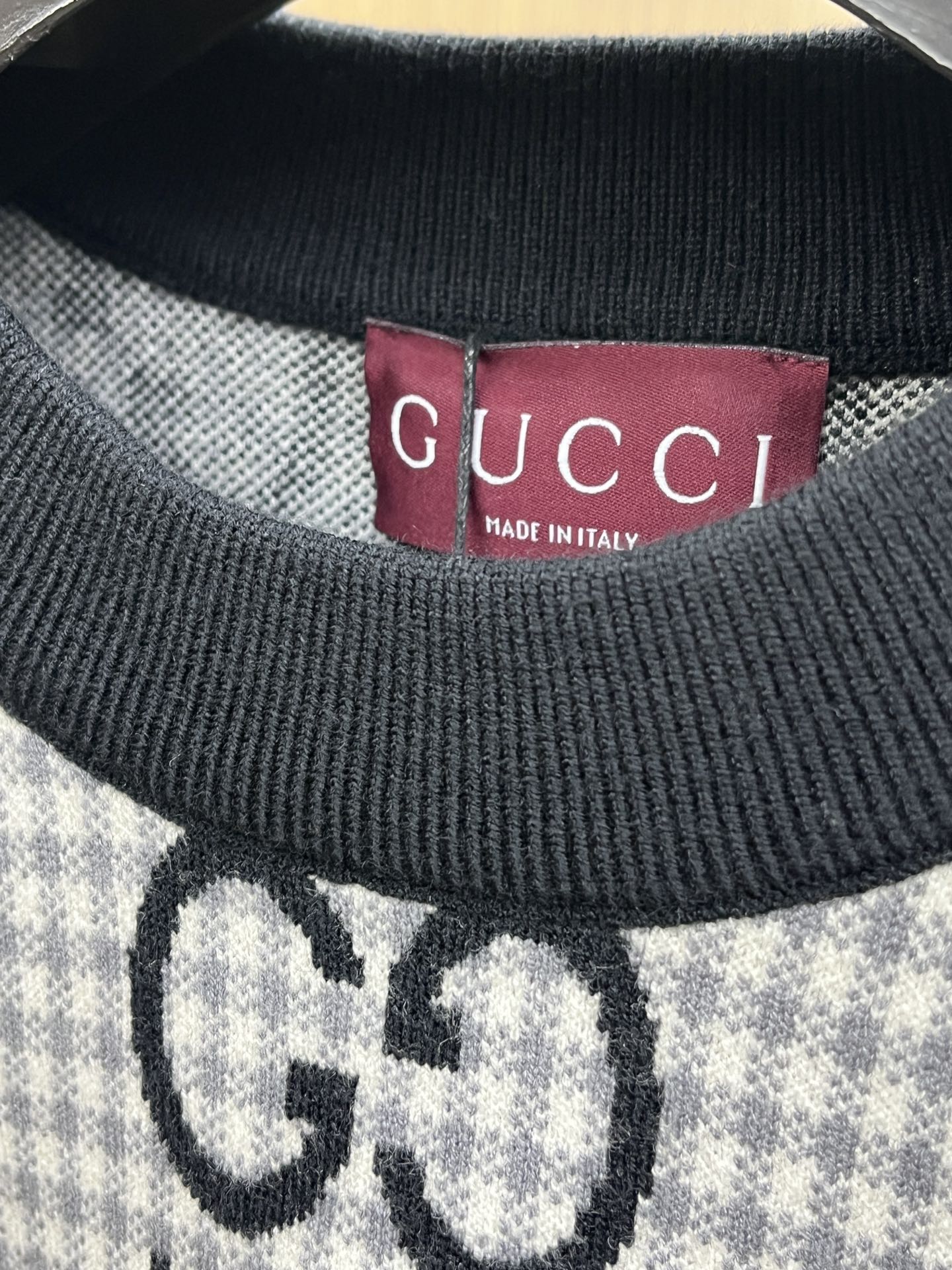 秋冬 Guc 🔥🔥毛衣 2025秋冬最新系列，专柜1:1顶级复刻，全品相！加厚款，时下最流行的老钱风，老