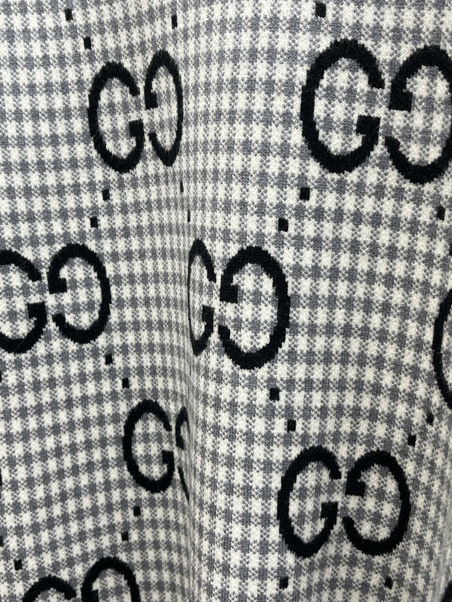 秋冬 Guc 🔥🔥毛衣 2025秋冬最新系列，专柜1:1顶级复刻，全品相！加厚款，时下最流行的老钱风，老