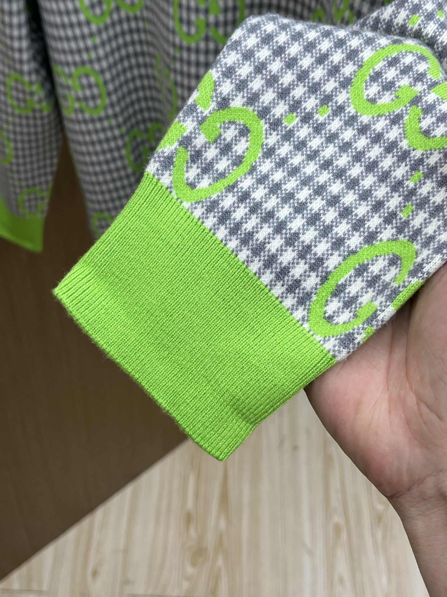 秋冬 Guc 🔥🔥毛衣 2025秋冬最新系列，专柜1:1顶级复刻，全品相！加厚款，时下最流行的老钱风，老