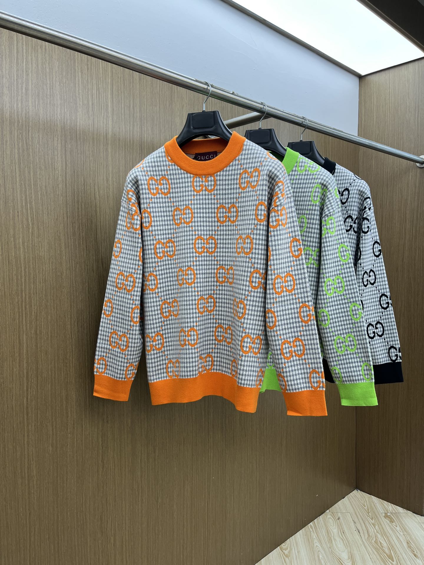 NO:646620,Autumn and winter Guc sweaters, the latest autumn and winter series, 1:1 top replica at the counter, all in good condition!  Thick style, the most popular old money style nowadays, a must-have item for the boss!  The knowledgeable boss quickly buys bld fabric wool size M~3Xl, gucci, sweaters, alexander wang19860909秋冬 Guc 毛衣 秋冬最新系列,专柜1:1顶级复刻,全品相！加厚款,时下最流行的老钱风,老板必备单品！懂货的老板赶紧下手bld 面料羊毛 尺码M~3Xl,,gucci,sweaters,alexander wang,Men's clothing