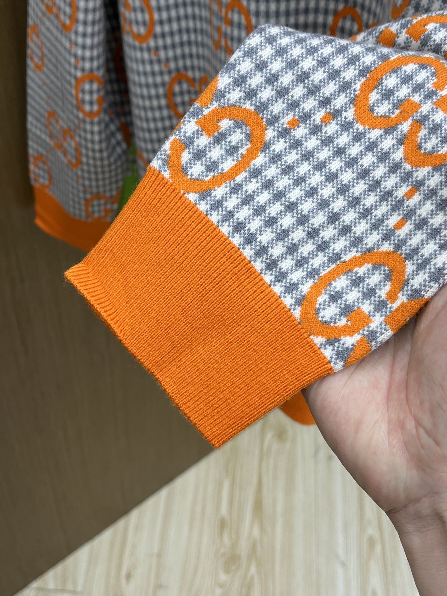 秋冬 Guc 🔥🔥毛衣 2025秋冬最新系列，专柜1:1顶级复刻，全品相！加厚款，时下最流行的老钱风，老