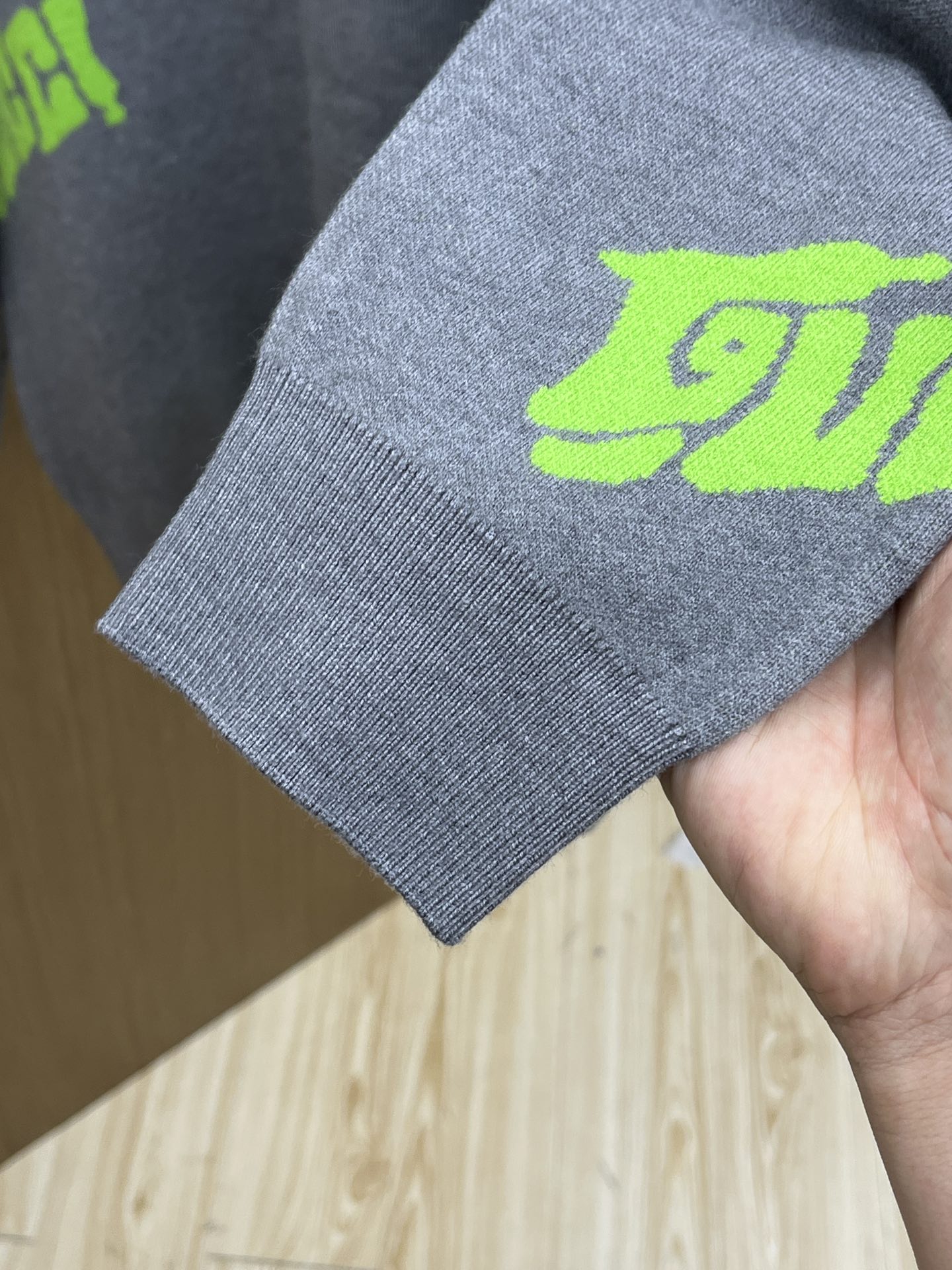 秋冬 Guc 🔥🔥毛衣 2025秋冬最新系列，专柜1:1顶级复刻，全品相！加厚款，时下最流行的老钱风，老