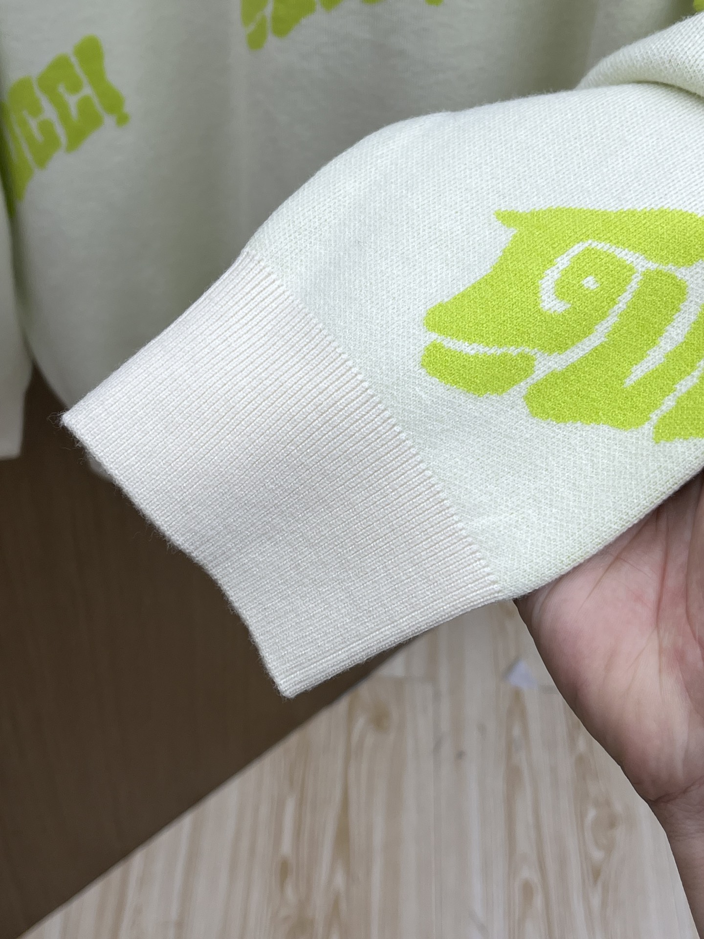 秋冬 Guc 🔥🔥毛衣 2025秋冬最新系列，专柜1:1顶级复刻，全品相！加厚款，时下最流行的老钱风，老