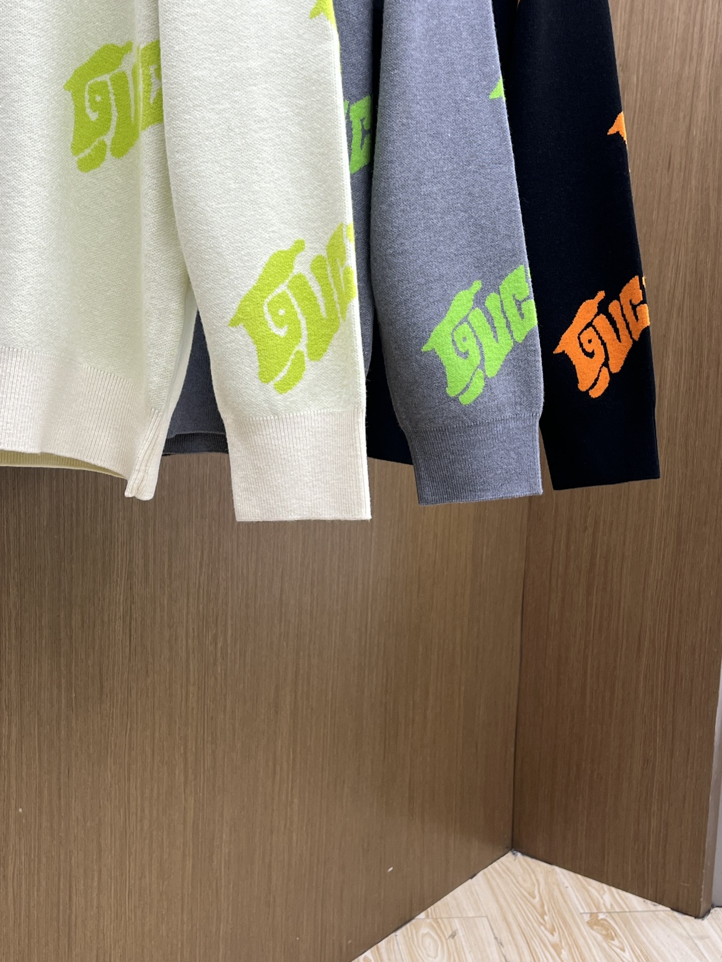 秋冬 Guc 🔥🔥毛衣 2025秋冬最新系列，专柜1:1顶级复刻，全品相！加厚款，时下最流行的老钱风，老