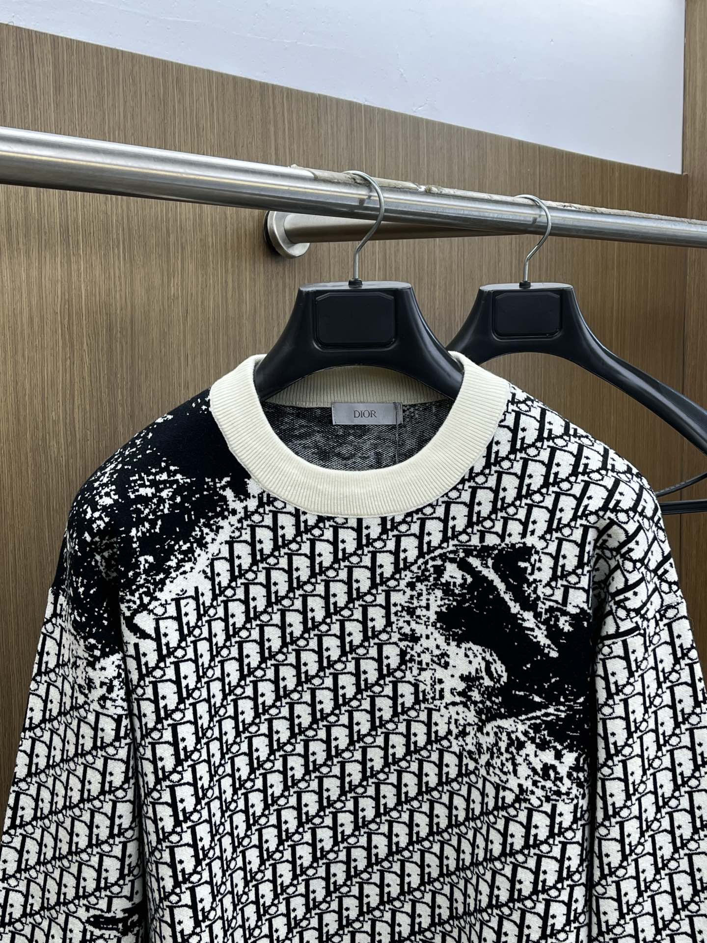 秋冬 CD 🔥🔥毛衣 2025秋冬最新系列，专柜1:1顶级复刻，全品相！加厚款，时下最流行的老钱风，老板