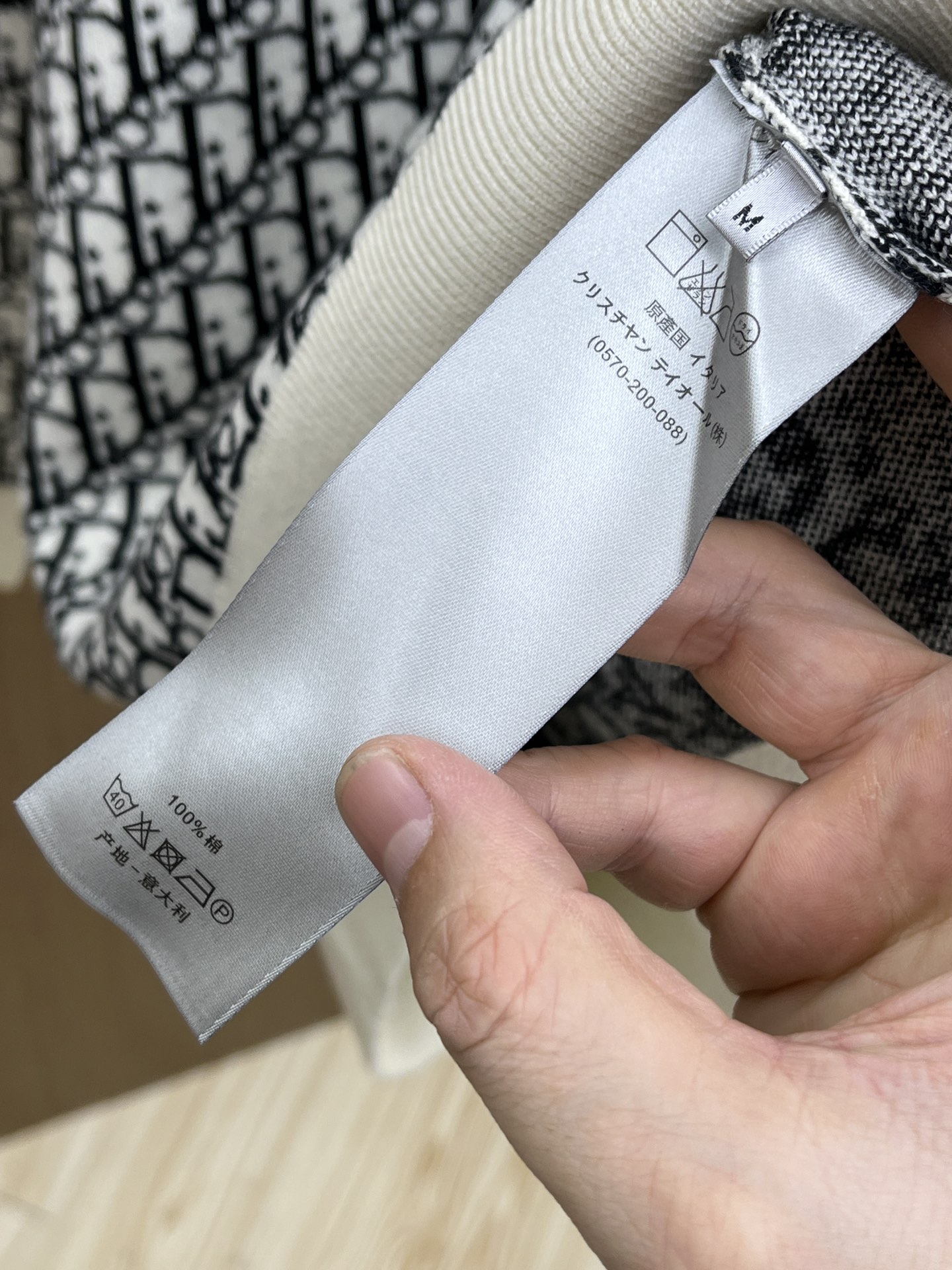 秋冬 CD 🔥🔥毛衣 2025秋冬最新系列，专柜1:1顶级复刻，全品相！加厚款，时下最流行的老钱风，老板