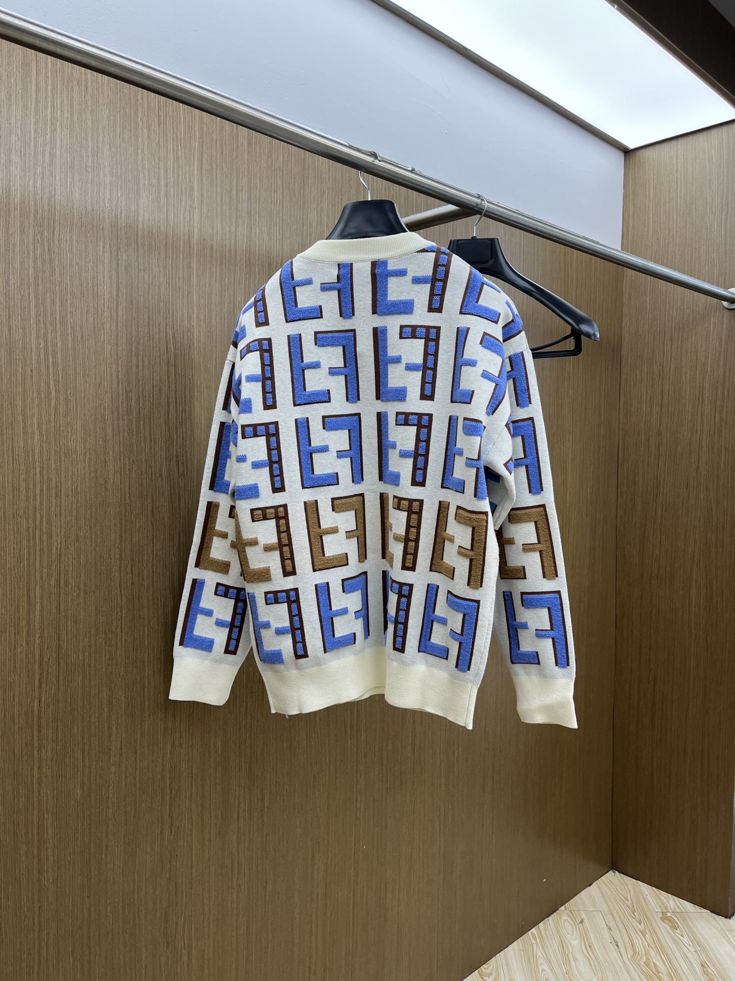 秋冬 FD 🔥🔥毛衣 2025秋冬最新系列，专柜1:1顶级复刻，全品相！加厚款，时下最流行的老钱风，老板