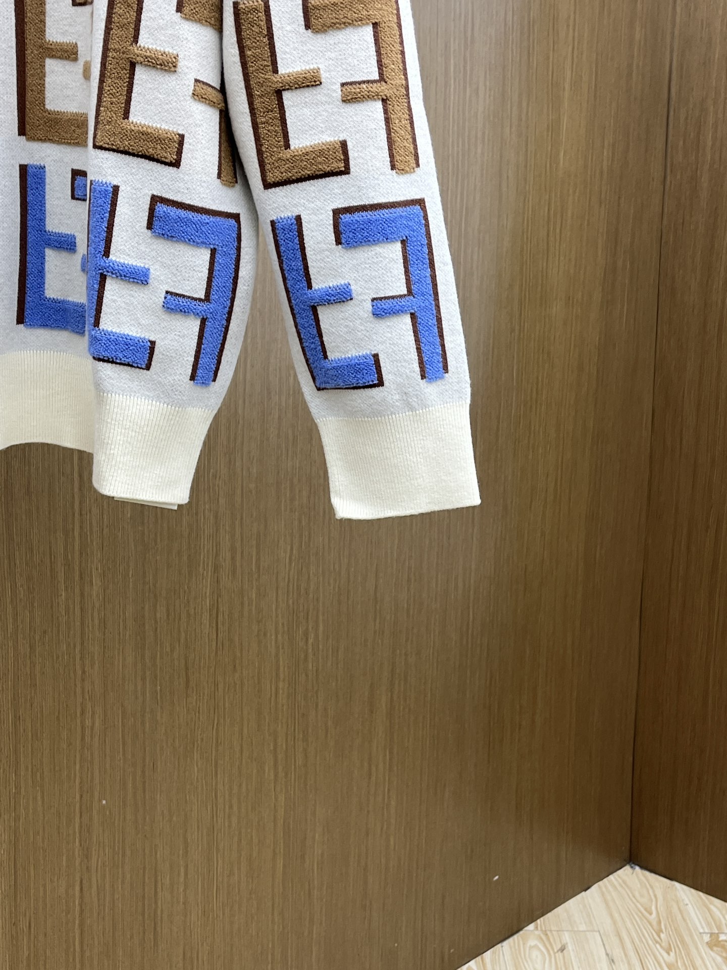 秋冬 FD 🔥🔥毛衣 2025秋冬最新系列，专柜1:1顶级复刻，全品相！加厚款，时下最流行的老钱风，老板