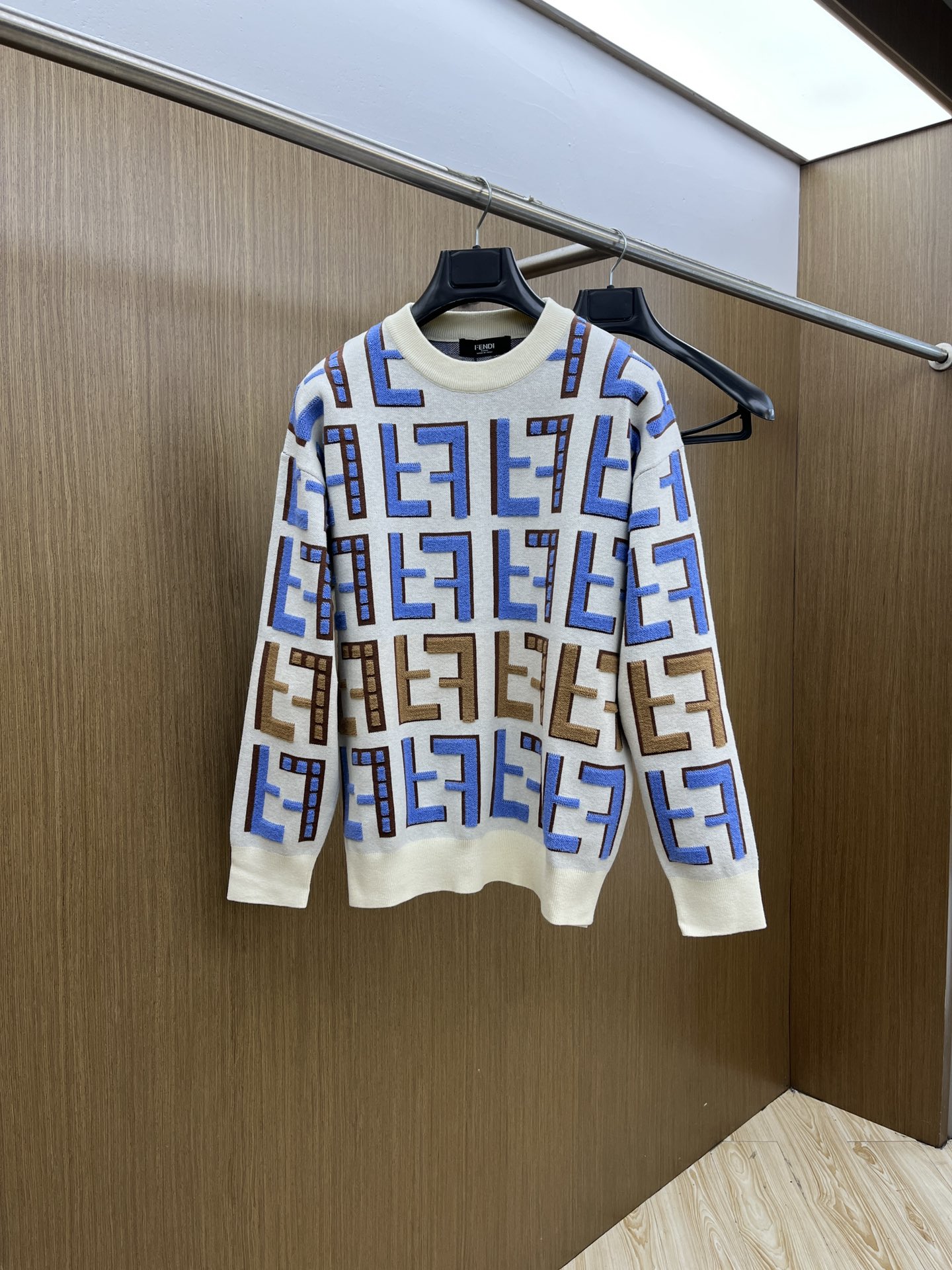 NO:646629,Autumn and winter FD sweaters, the latest autumn and winter series, 1:1 top replica at the counter, all in good condition!  Thick style, the most popular old money style nowadays, a must-have item for the boss!  The knowledgeable boss quickly bought bld fabric wool size M~3Xl,,sweaters,alexander wang19860909秋冬 FD 毛衣 秋冬最新系列,专柜1:1顶级复刻,全品相！加厚款,时下最流行的老钱风,老板必备单品！懂货的老板赶紧下手bld 面料羊毛 尺码M~3Xl,,sweaters,alexander wang,Men's clothing