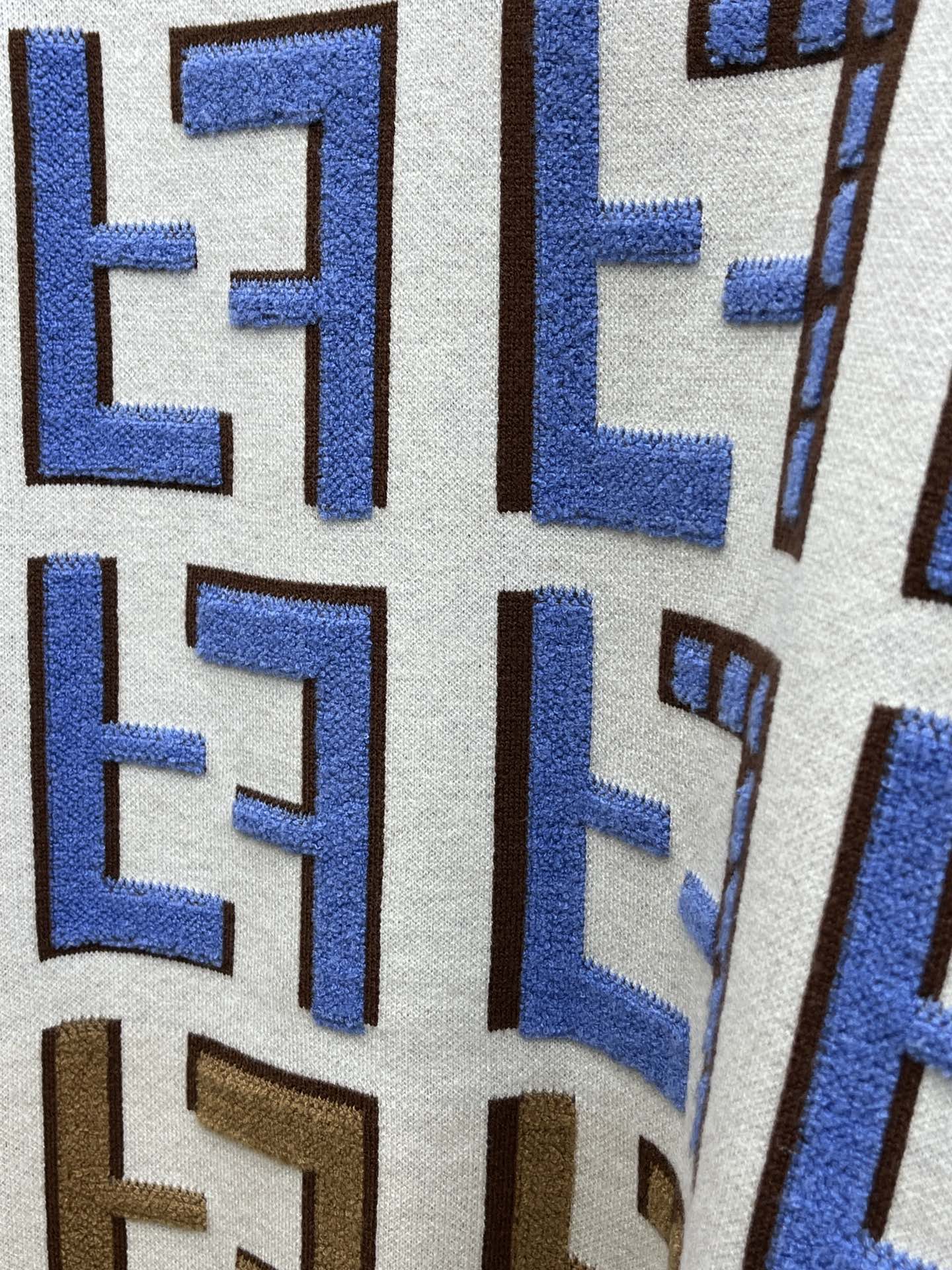 秋冬 FD 🔥🔥毛衣 2025秋冬最新系列，专柜1:1顶级复刻，全品相！加厚款，时下最流行的老钱风，老板