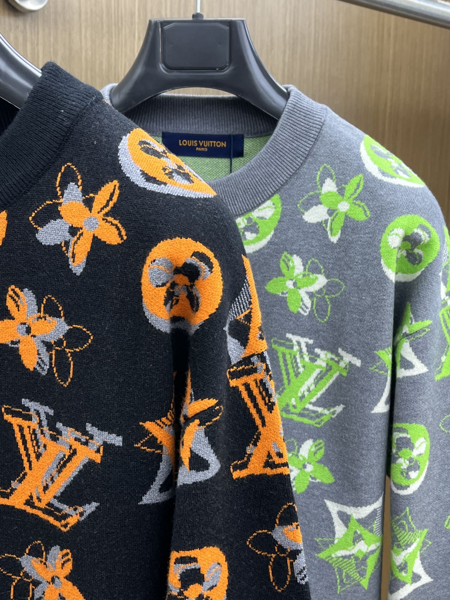 秋冬 LV 🔥🔥毛衣 2025秋冬最新系列，专柜1:1顶级复刻，全品相！加厚款，时下最流行的老钱风，老板