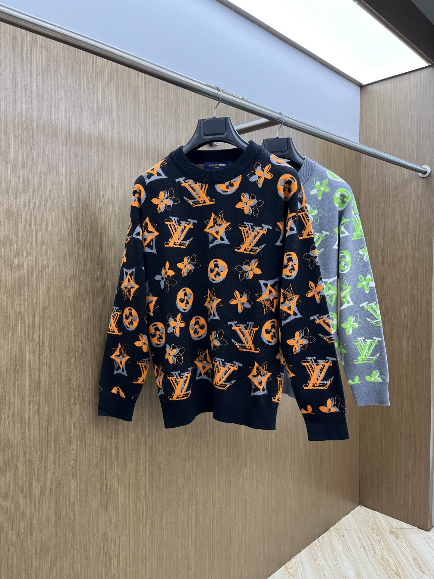 NO:646636,Autumn and winter LV sweaters, the latest series of autumn and winter, 1:1 top replica at the counter, all in good condition!  Thick style, the most popular old money style nowadays, a must-have item for the boss!  The knowledgeable boss quickly buys bld fabric wool size M~3Xl, louis vuitton, sweaters, alexander wang19860909秋冬 LV 毛衣 秋冬最新系列,专柜1:1顶级复刻,全品相！加厚款,时下最流行的老钱风,老板必备单品！懂货的老板赶紧下手bld 面料羊毛 尺码M~3Xl,,louis vuitton,sweaters,alexander wang,Men's clothing