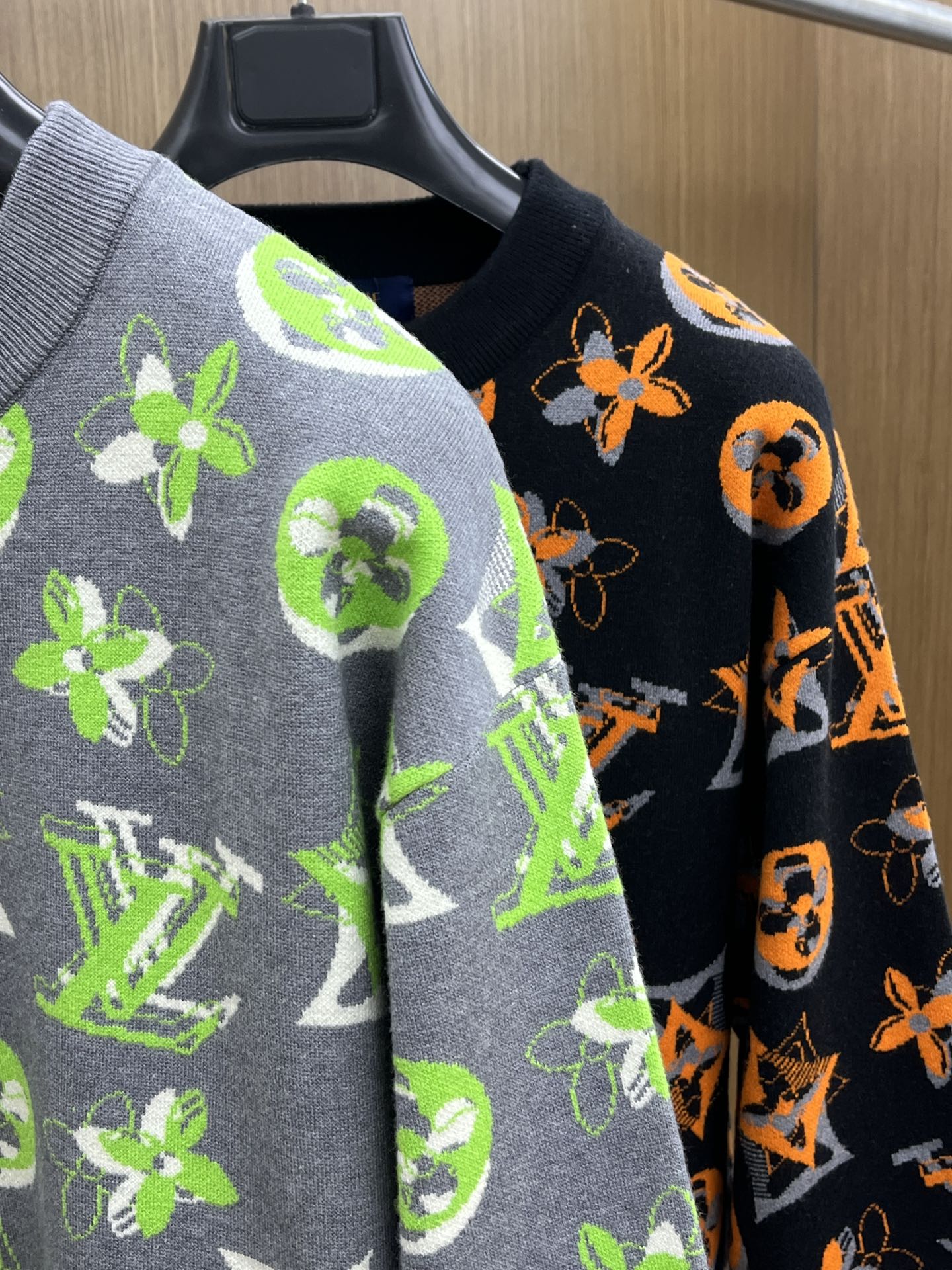 秋冬 LV 🔥🔥毛衣 2025秋冬最新系列，专柜1:1顶级复刻，全品相！加厚款，时下最流行的老钱风，老板