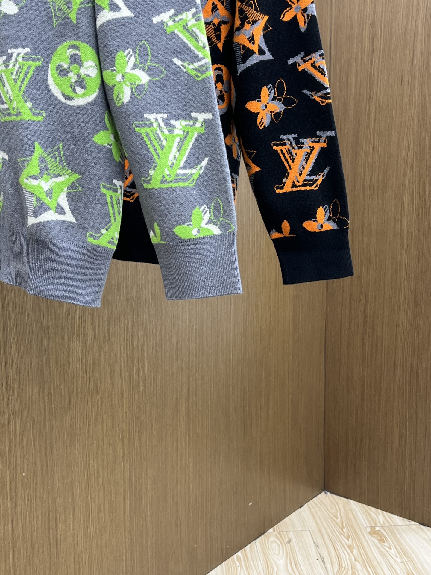 秋冬 LV 🔥🔥毛衣 2025秋冬最新系列，专柜1:1顶级复刻，全品相！加厚款，时下最流行的老钱风，老板