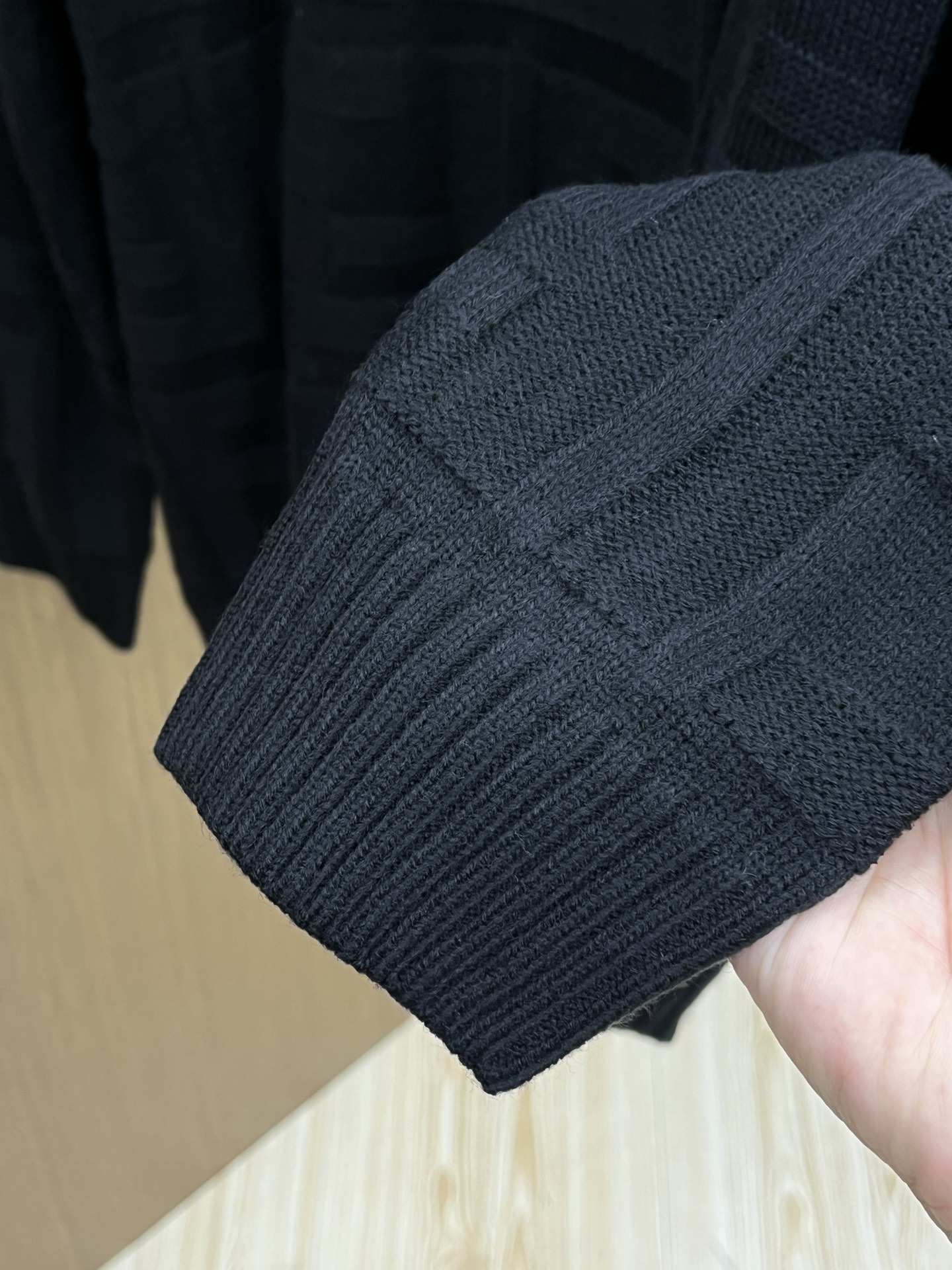 秋冬 FD 🔥🔥毛衣 2025秋冬最新系列，专柜1:1顶级复刻，全品相！加厚款，时下最流行的老钱风，老板