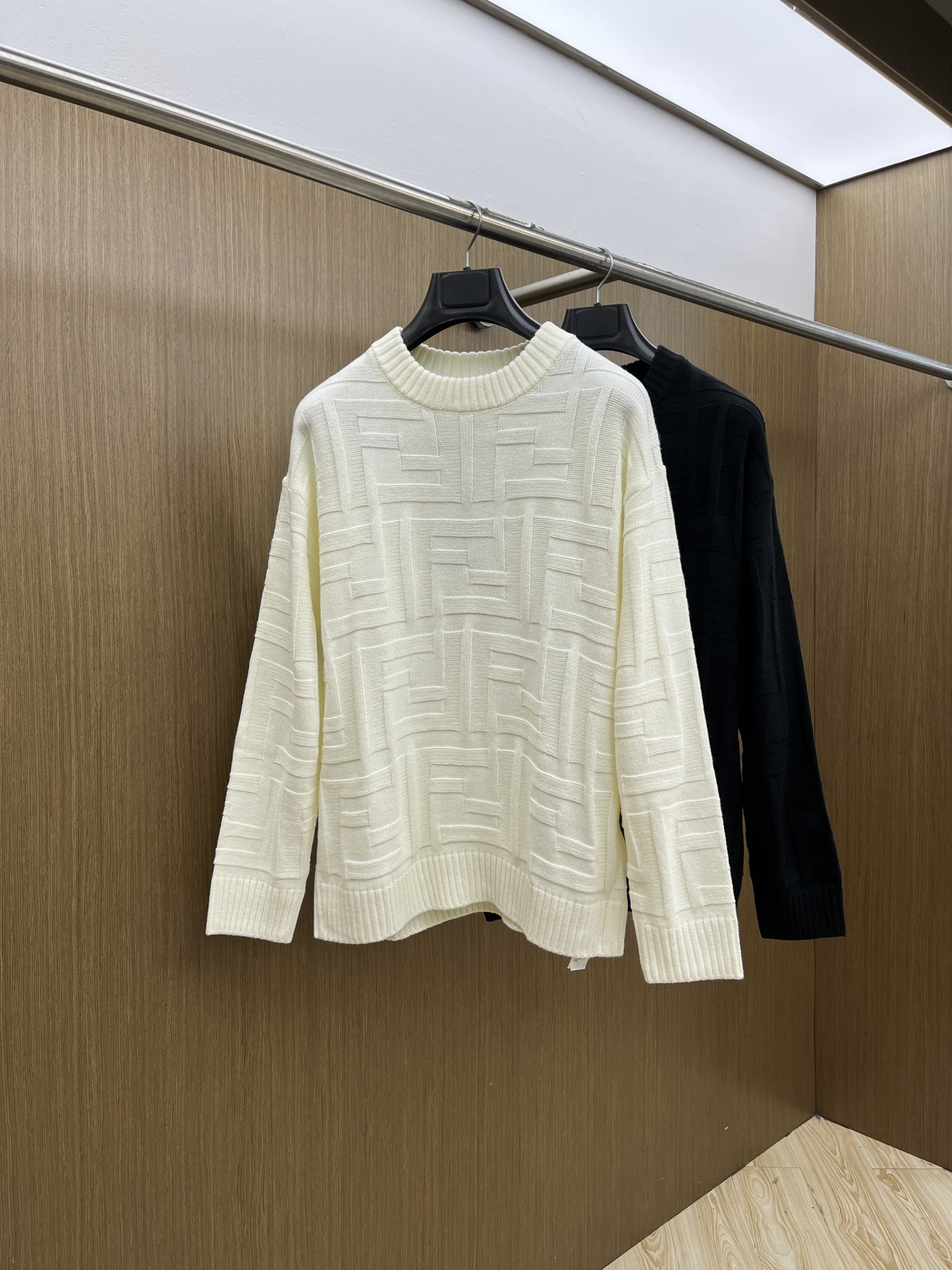 NO:646642,Autumn and winter FD sweaters, the latest autumn and winter series, 1:1 top replica at the counter, all in good condition!  Thick style, the most popular old money style nowadays, a must-have item for the boss!  The knowledgeable boss quickly bought bld fabric wool size M~3Xl,,sweaters,alexander wang19860909秋冬 FD 毛衣 秋冬最新系列,专柜1:1顶级复刻,全品相！加厚款,时下最流行的老钱风,老板必备单品！懂货的老板赶紧下手bld 面料羊毛 尺码M~3Xl,,sweaters,alexander wang,Men's clothing