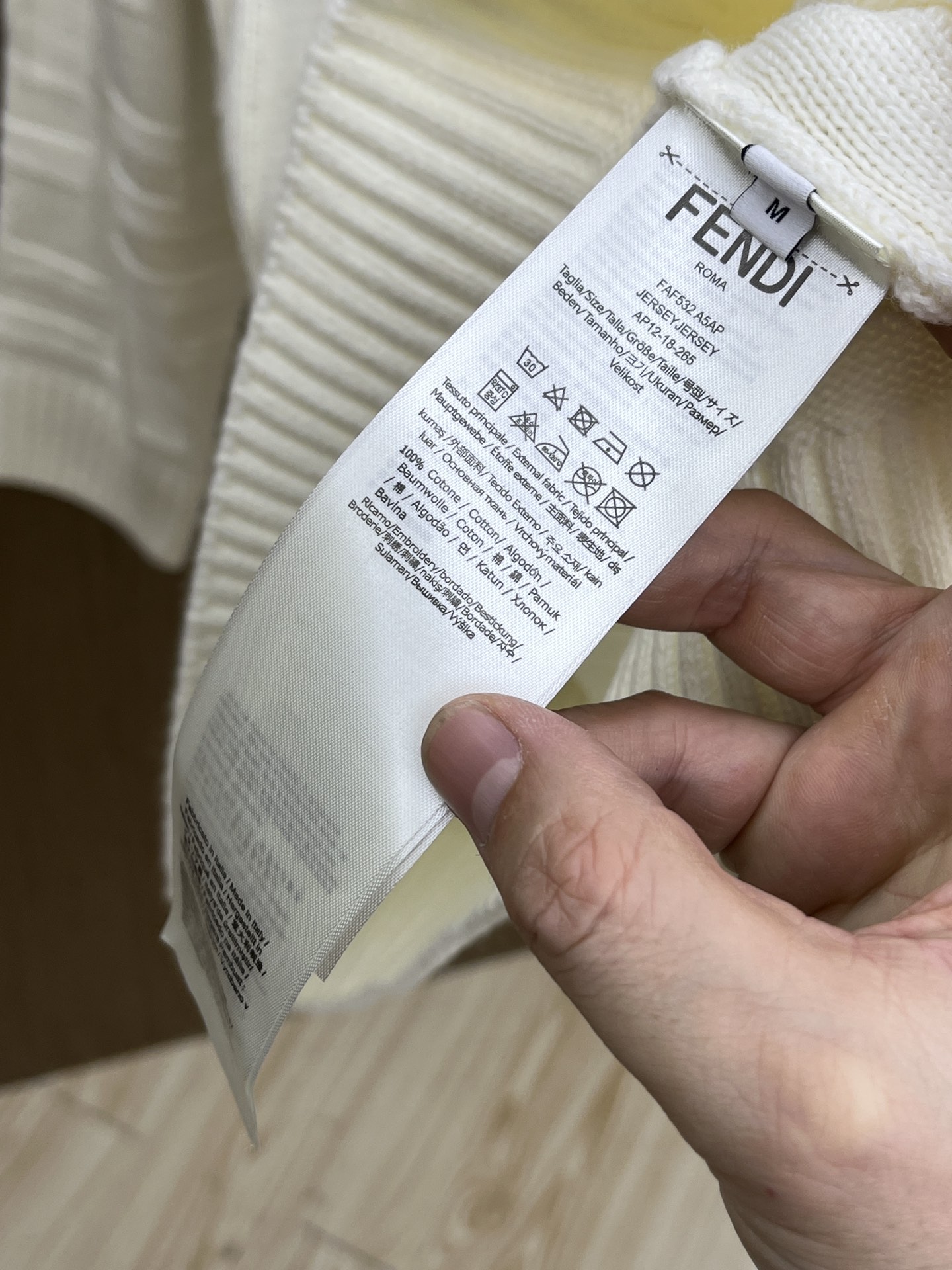 秋冬 FD 🔥🔥毛衣 2025秋冬最新系列，专柜1:1顶级复刻，全品相！加厚款，时下最流行的老钱风，老板