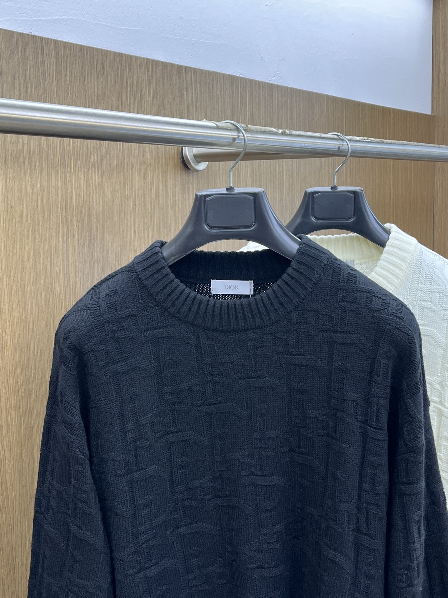 秋冬 CD 🔥🔥毛衣 2025秋冬最新系列，专柜1:1顶级复刻，全品相！加厚款，时下最流行的老钱风，老板