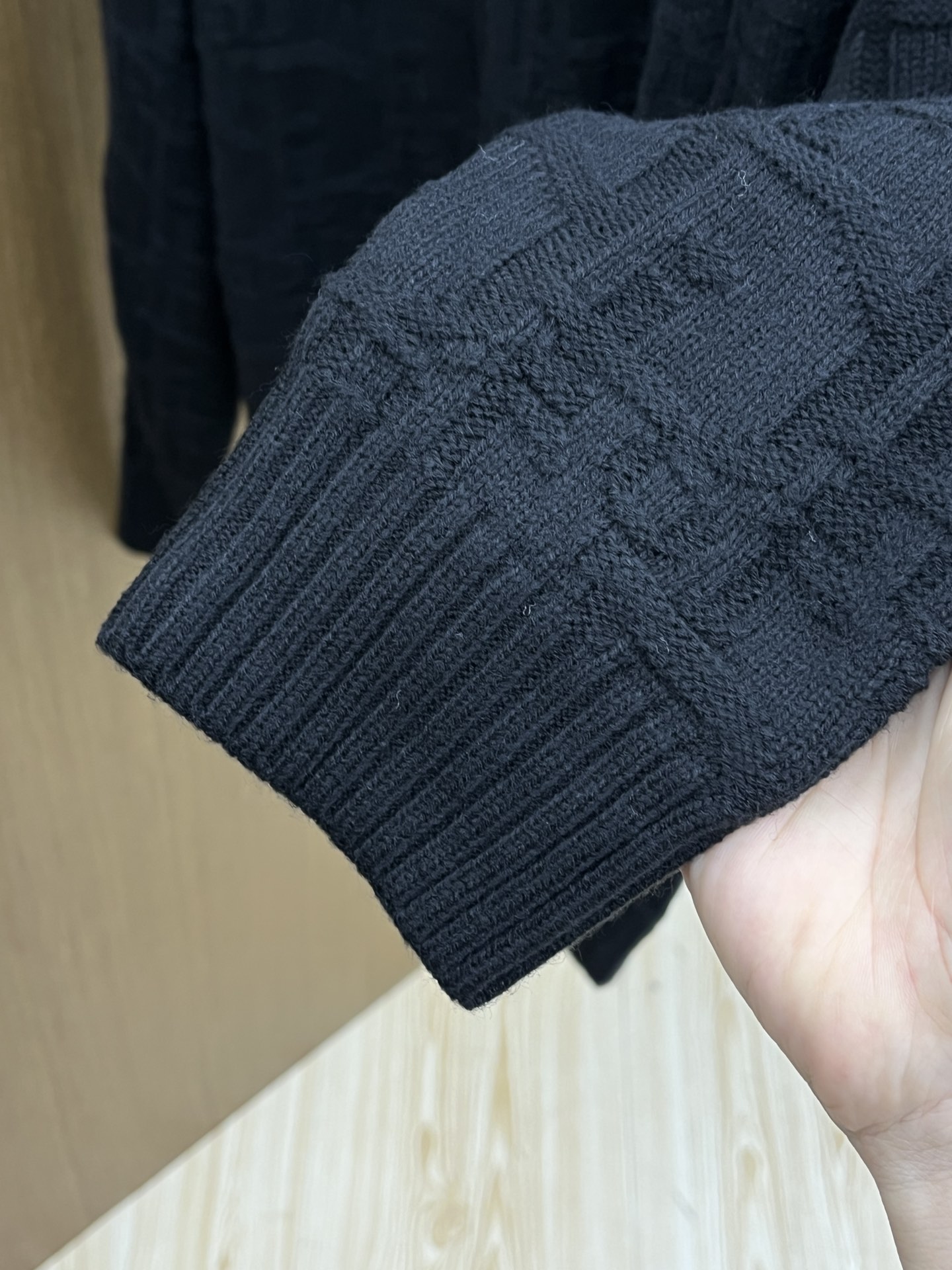 秋冬 CD 🔥🔥毛衣 2025秋冬最新系列，专柜1:1顶级复刻，全品相！加厚款，时下最流行的老钱风，老板