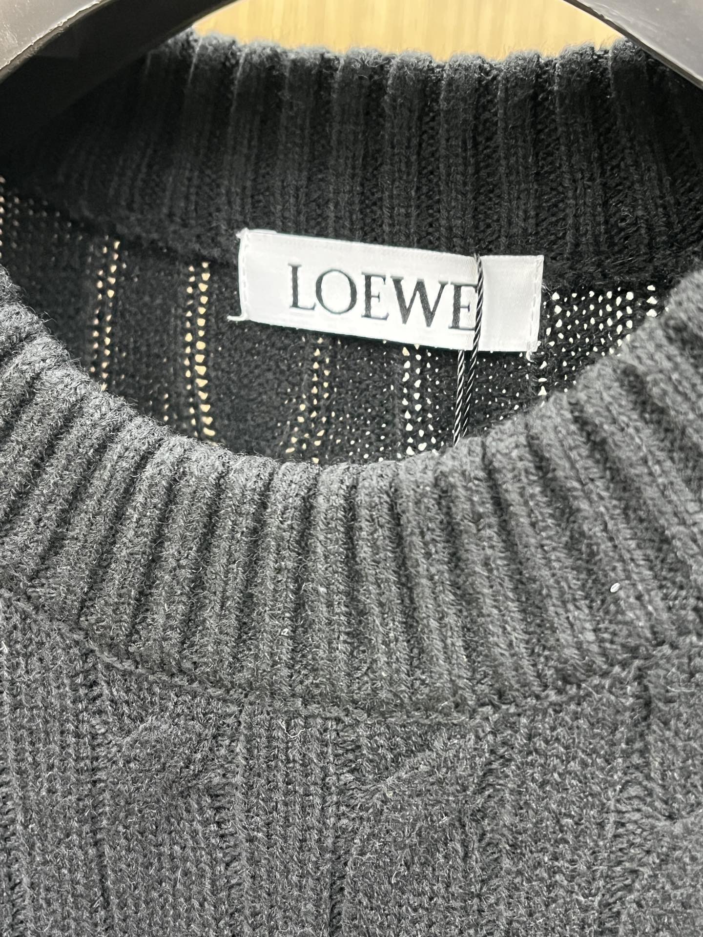 秋冬 LOE 🔥🔥毛衣 2025秋冬最新系列，专柜1:1顶级复刻，全品相！加厚款，时下最流行的老钱风，老