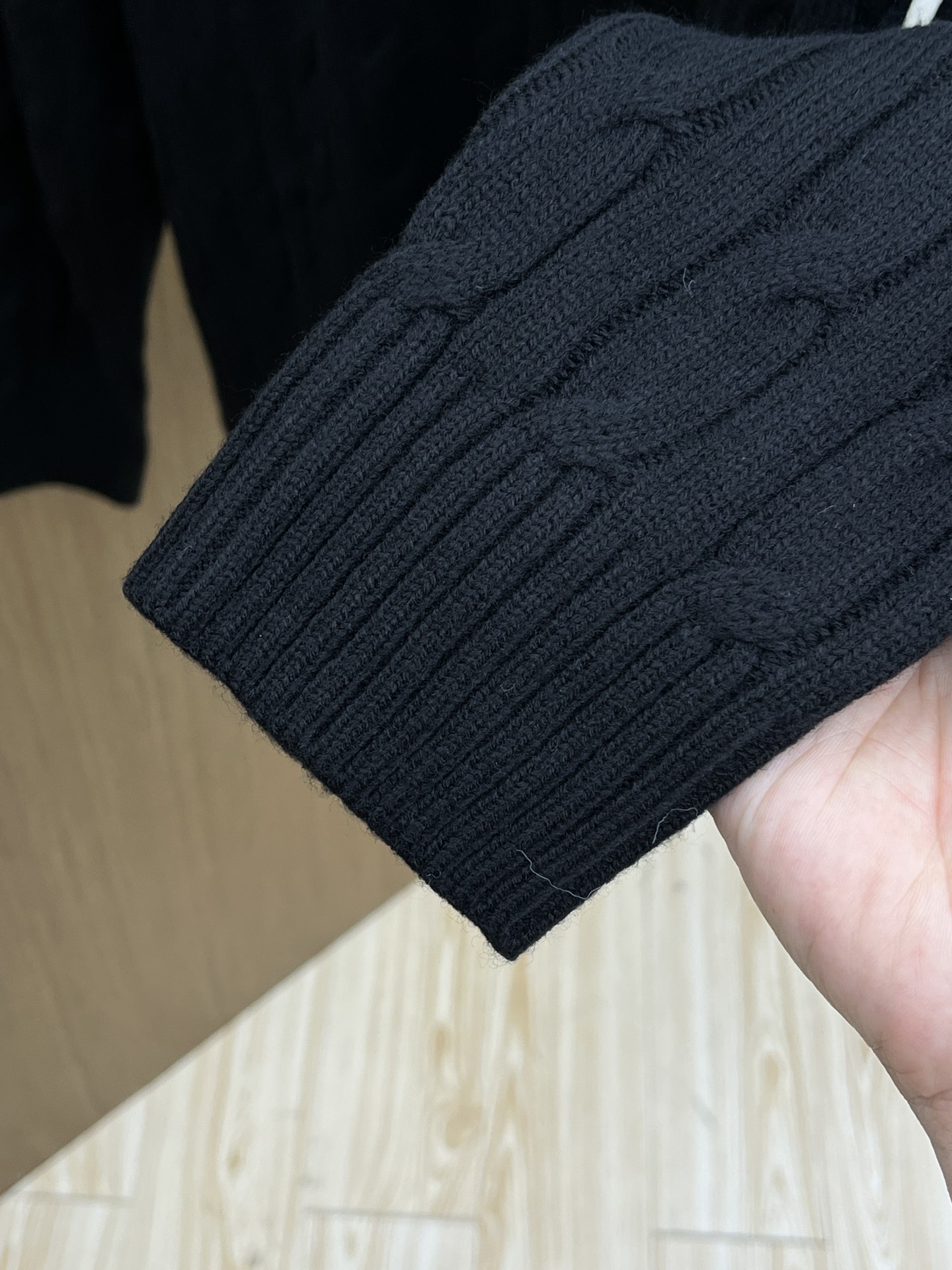 秋冬 LOE 🔥🔥毛衣 2025秋冬最新系列，专柜1:1顶级复刻，全品相！加厚款，时下最流行的老钱风，老