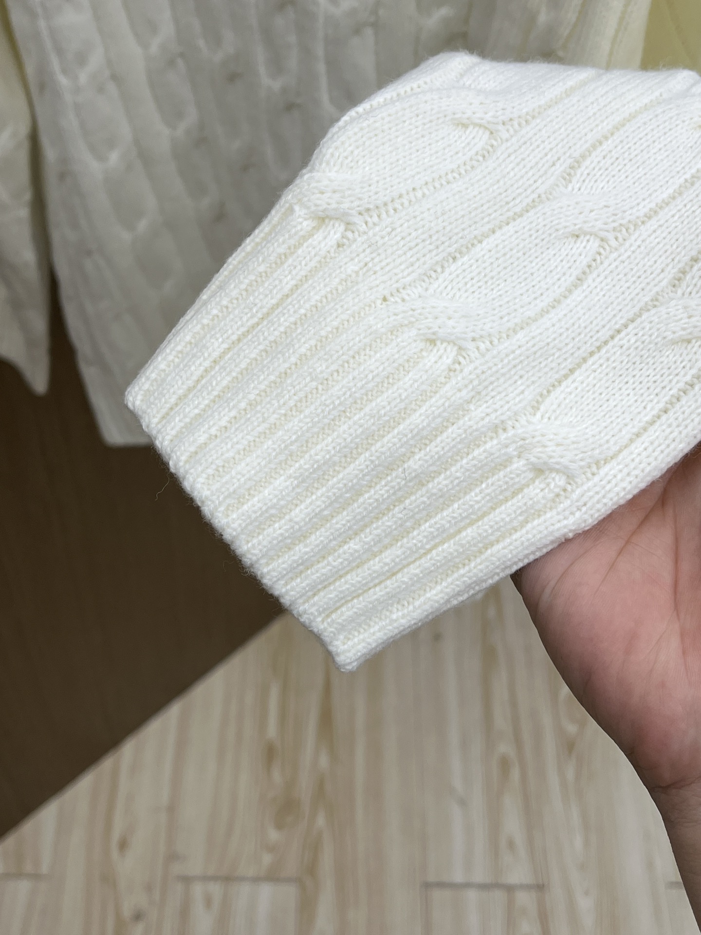 秋冬 LOE 🔥🔥毛衣 2025秋冬最新系列，专柜1:1顶级复刻，全品相！加厚款，时下最流行的老钱风，老