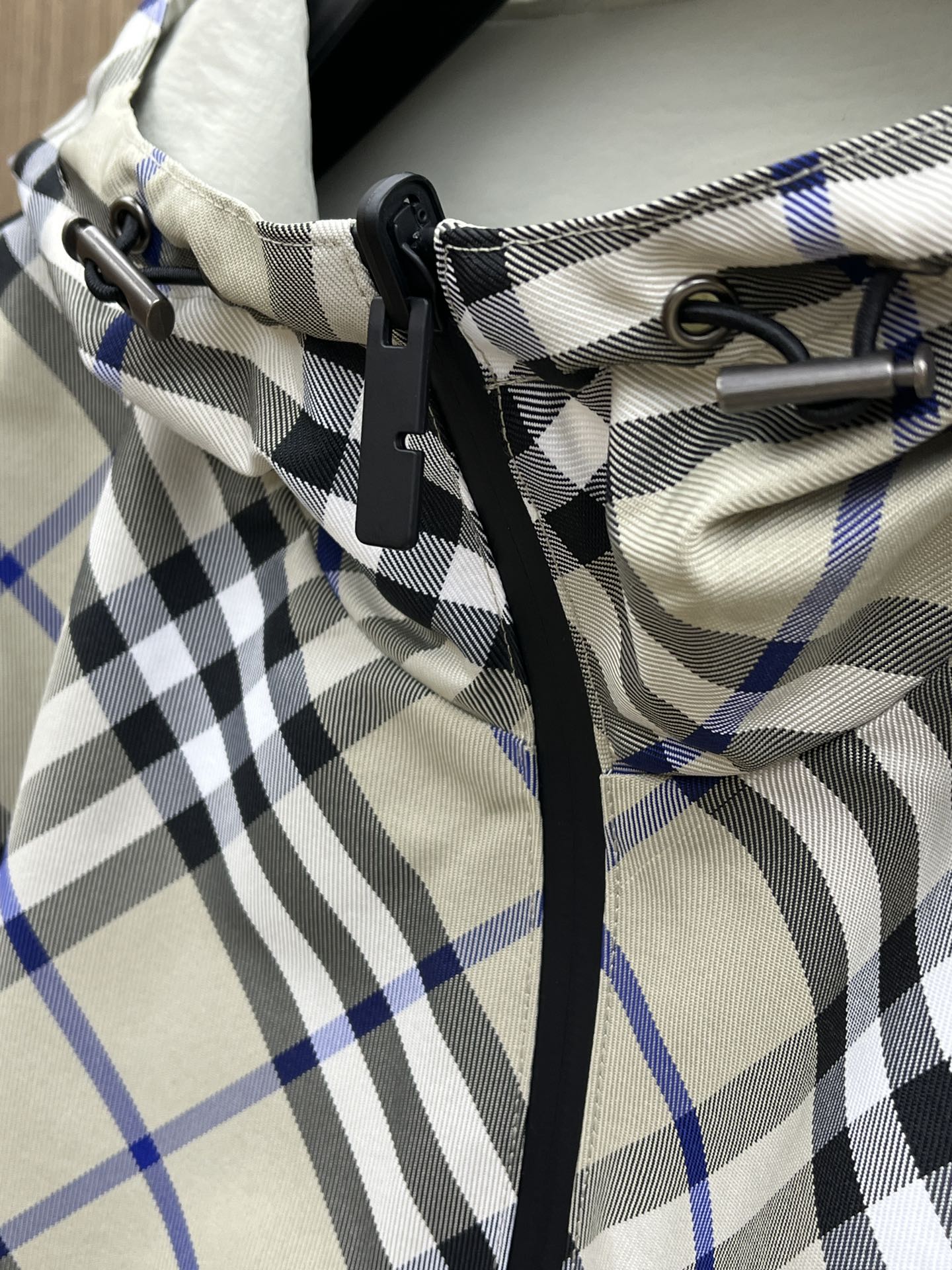 秋冬 BBR 🔥GW新品双面穿连帽夹克外套 品牌LOGO细节科技感、聚酯纤维面料 带弹力穿着舒适、简约时