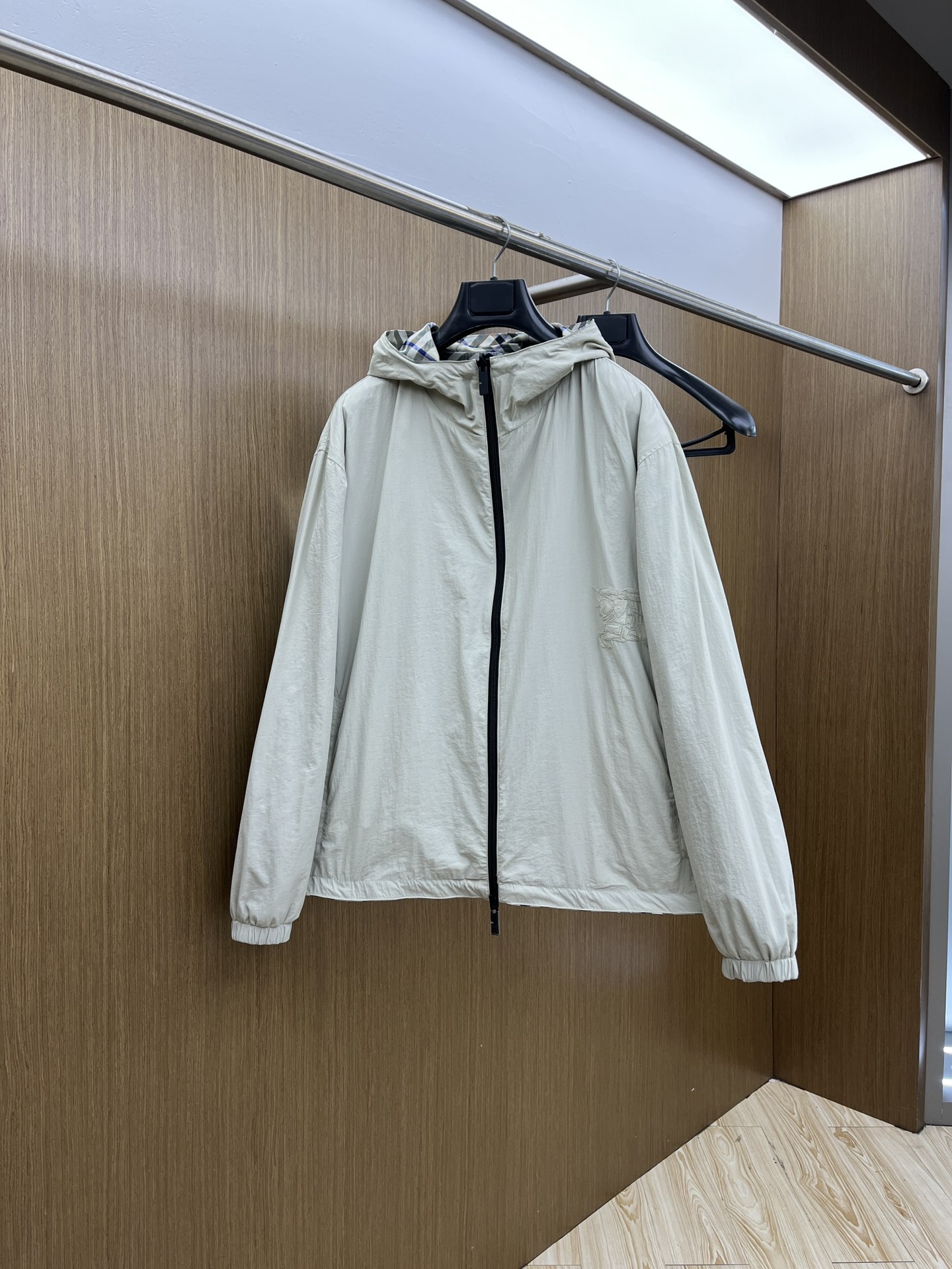 秋冬 BBR 🔥GW新品双面穿连帽夹克外套 品牌LOGO细节科技感、聚酯纤维面料 带弹力穿着舒适、简约时