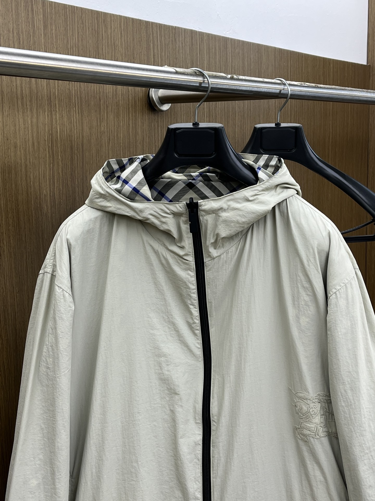 秋冬 BBR 🔥GW新品双面穿连帽夹克外套 品牌LOGO细节科技感、聚酯纤维面料 带弹力穿着舒适、简约时