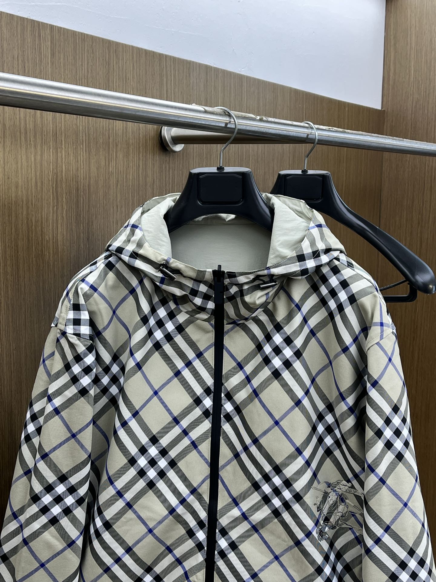 秋冬 BBR 🔥GW新品双面穿连帽夹克外套 品牌LOGO细节科技感、聚酯纤维面料 带弹力穿着舒适、简约时