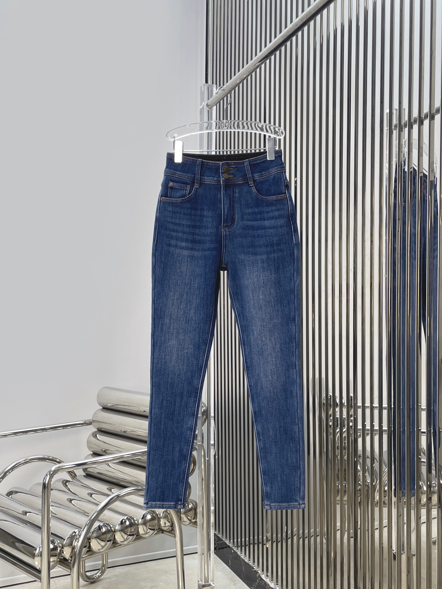 NO:749721,[Love] New style [Love]!  The latest FRAME 26NEW double-button velvet denim pencil pants. Size SML.P,,19860909[爱心]新款[爱心]！最新FRAME 26NEW 双扣加绒牛仔小脚裤.尺码SML.P,,,Women's clothing