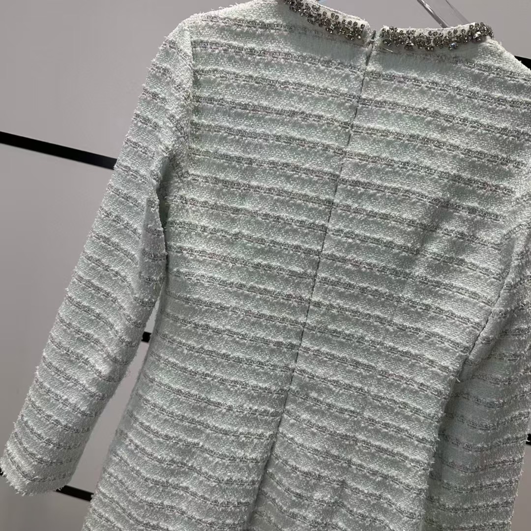 High-End Quality Women’s Clothes Packing with Stylish Designs and Fine Fabrics - 图片 7