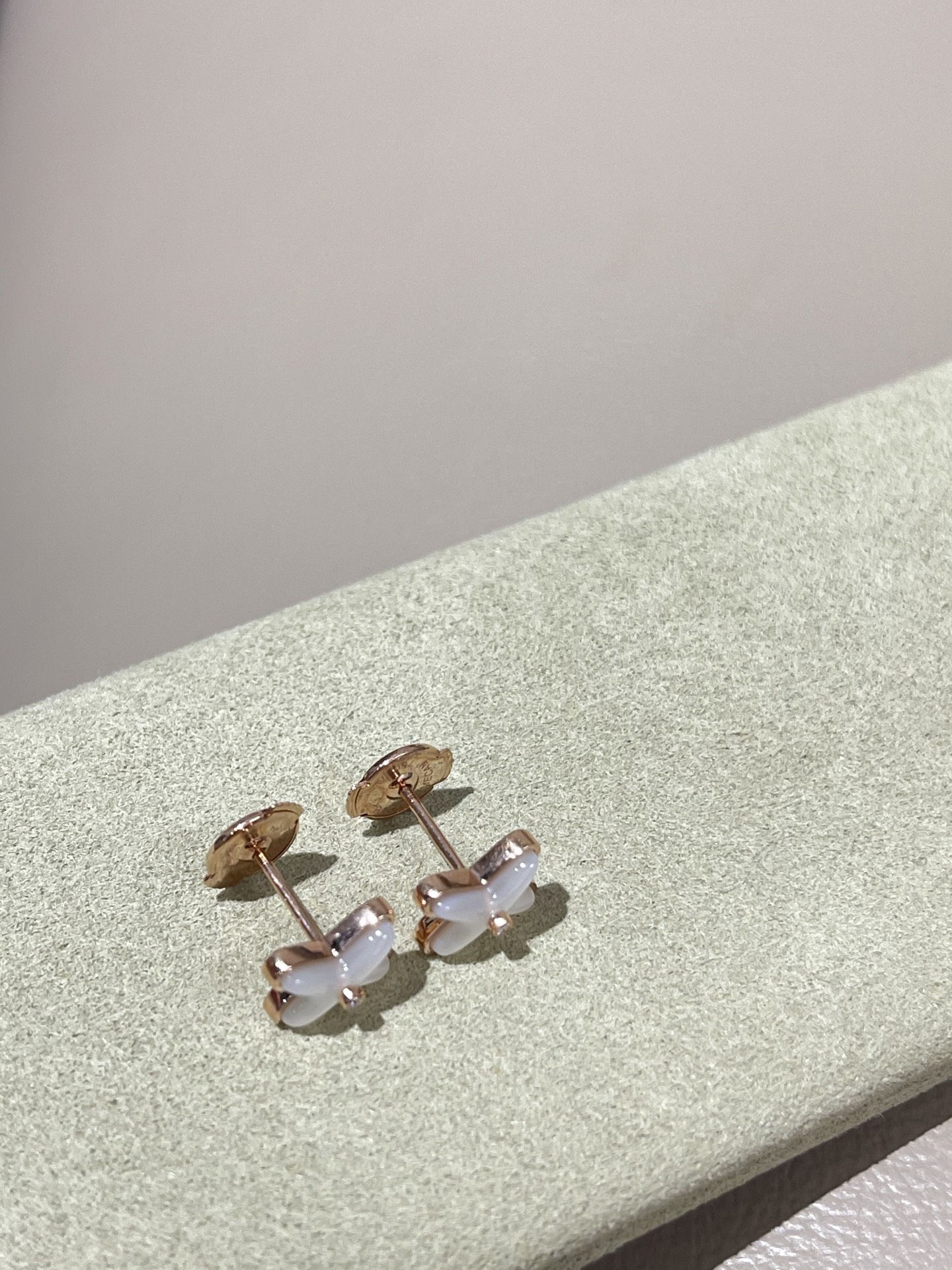 쇼메 화이트 셸 귀걸이 69802 이미지 5