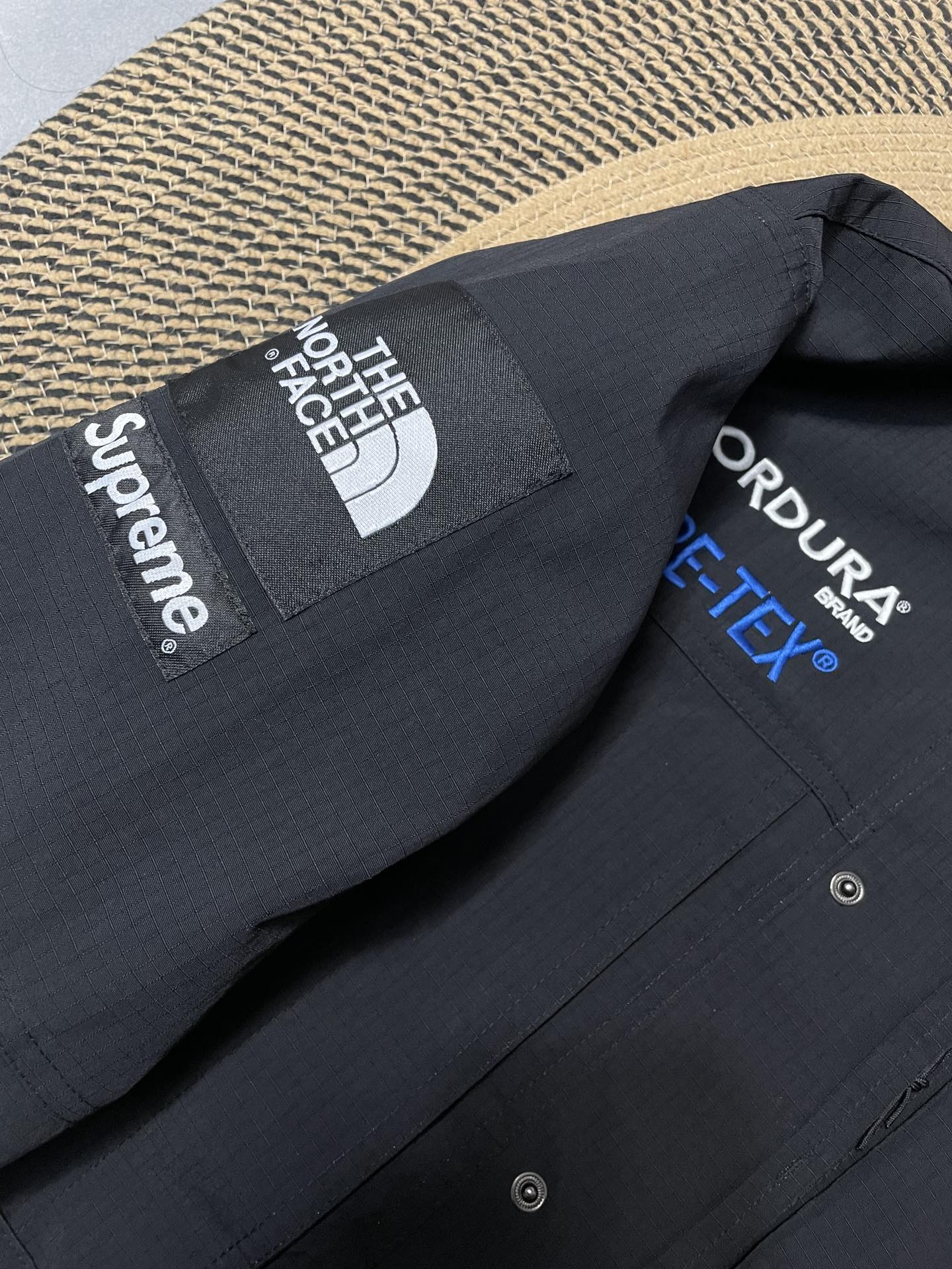 THE NORTH FACE×SUPREME プレミアム バイカー配色 撥水 軽量 ストリート フード付き ジャケット