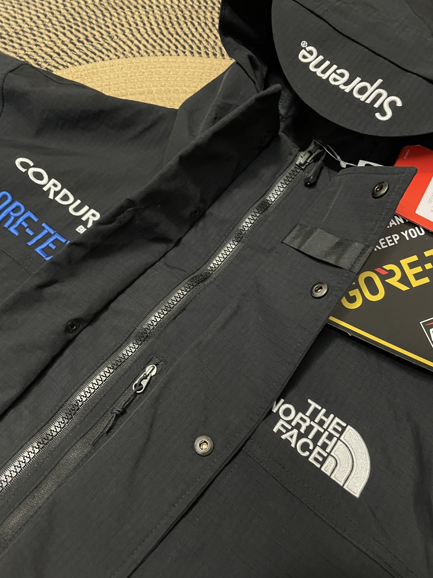 THE NORTH FACE×SUPREME プレミアム バイカー配色 撥水 軽量 ストリート フード付き ジャケット