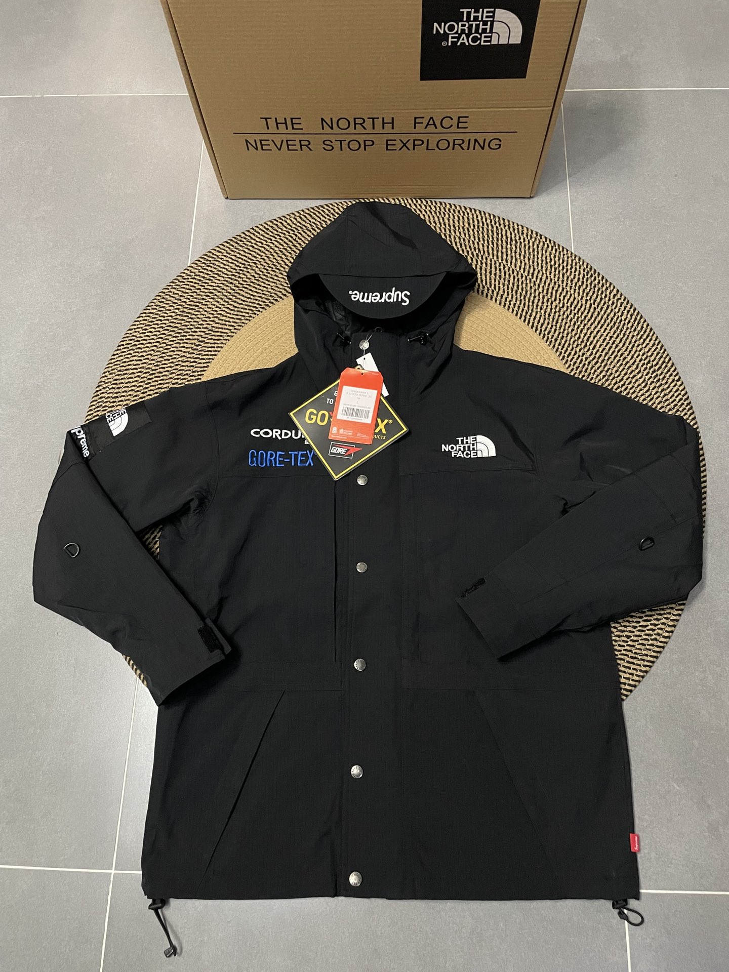 THE NORTH FACE×SUPREME プレミアム バイカー配色 撥水 軽量 ストリート フード付き ジャケット