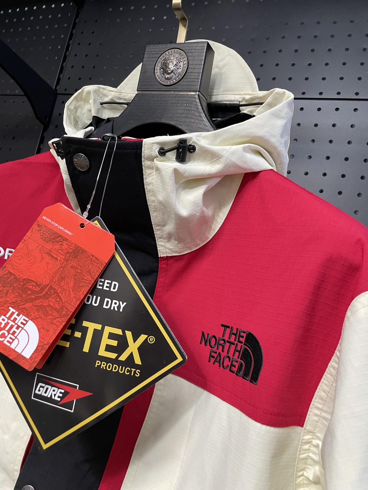 THE NORTH FACE × SUP コラボ バイカーズ パッチワーク フード付き シェルジャケット 耐水 撥水 ポリエステル 男女兼用