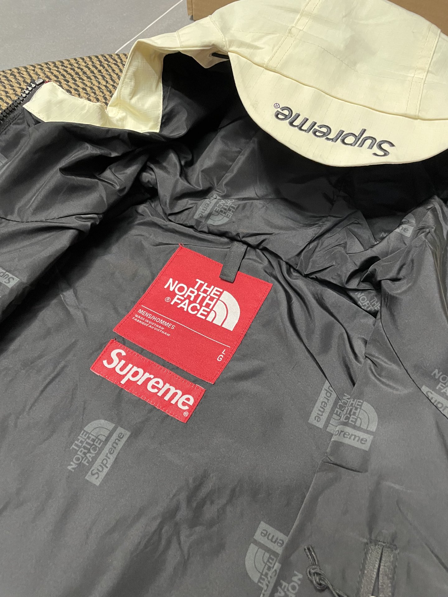 The North Face × SUP 限定 拼色フード付きマウンテンパーカー 撥水加工 男女兼用