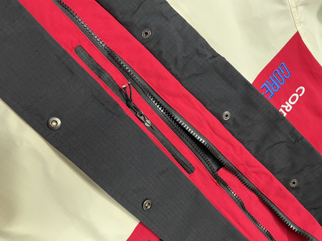 The North Face × SUP 限定 拼色フード付きマウンテンパーカー 撥水加工 男女兼用