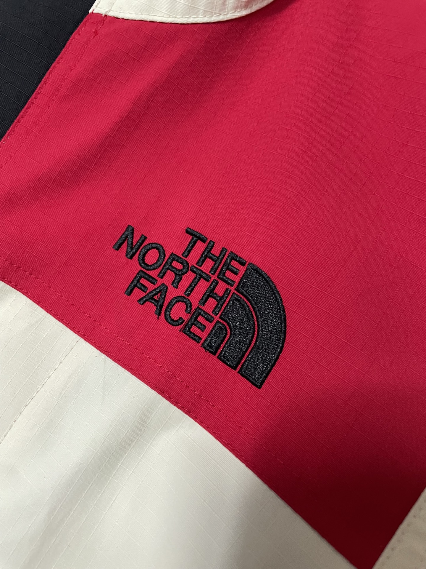 The North Face × SUP 限定 拼色フード付きマウンテンパーカー 撥水加工 男女兼用