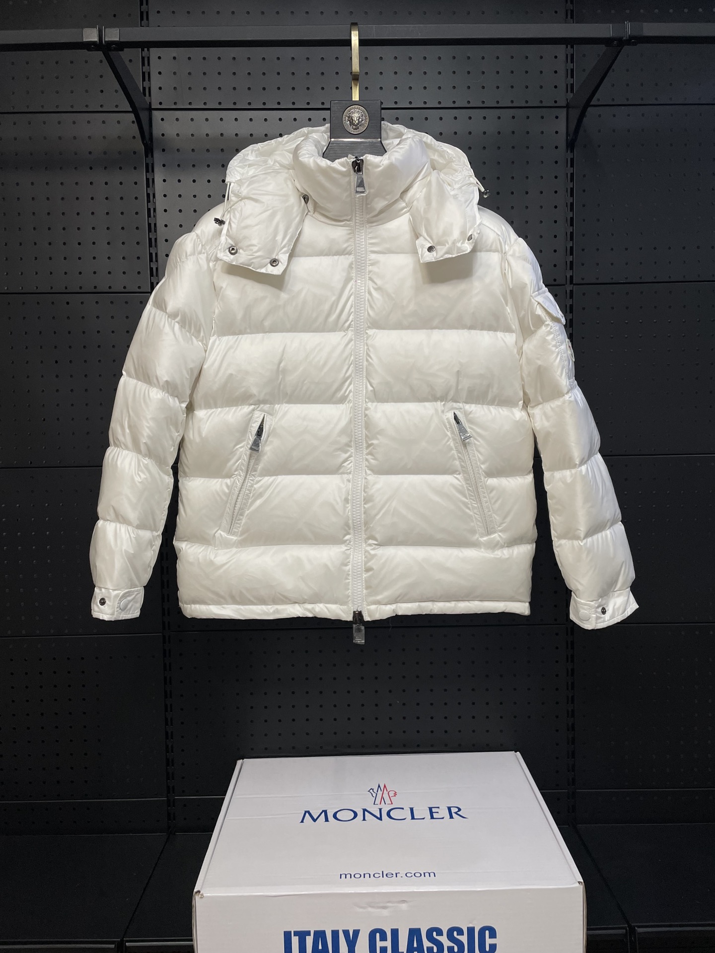 Chaqueta de plumón Moncler Maya blanca para mujer, estilo favorito de muchas estrellas, 90% estándar nacional 90% plumó…