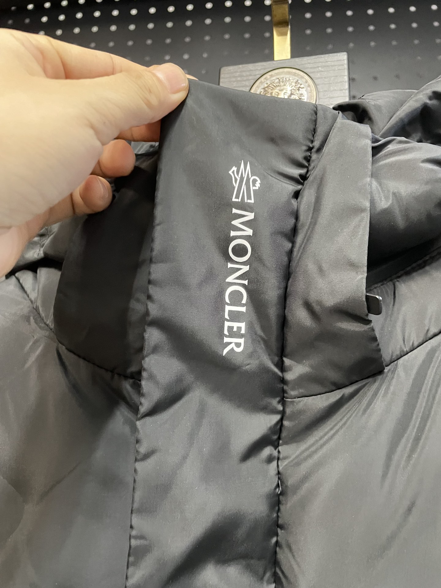 Moncler Jarama 短款羽绒服 - 軽量で高品質な防水素材