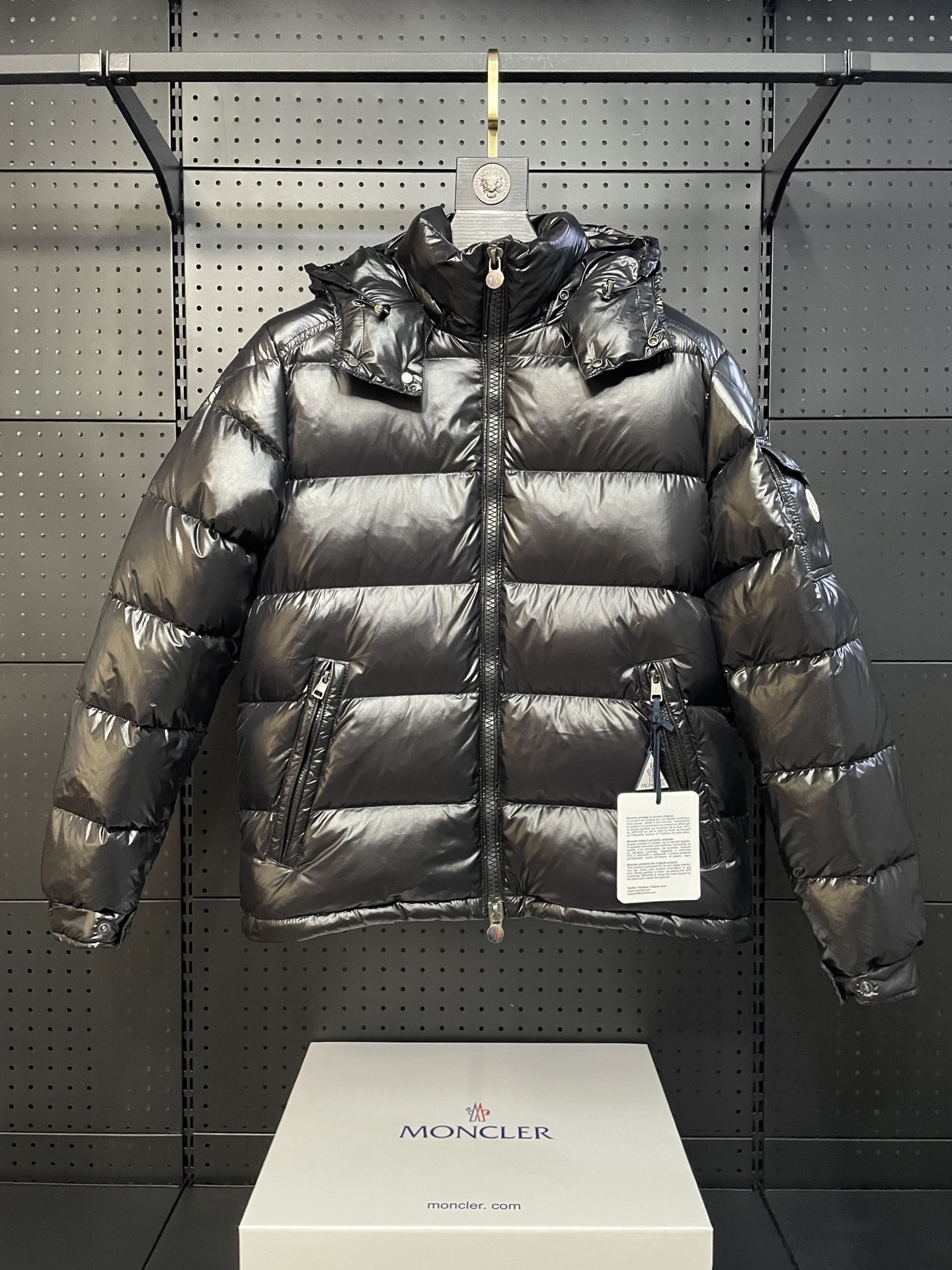 Interior gris. Clásico 𝙈𝙊𝙉𝘾𝙇𝙀* 𝙈𝙖𝙮a Monce* Montclair 盟可睐 #MAYA玛雅/ Mismo estilo que Eason Chan / Chaqueta de pl…