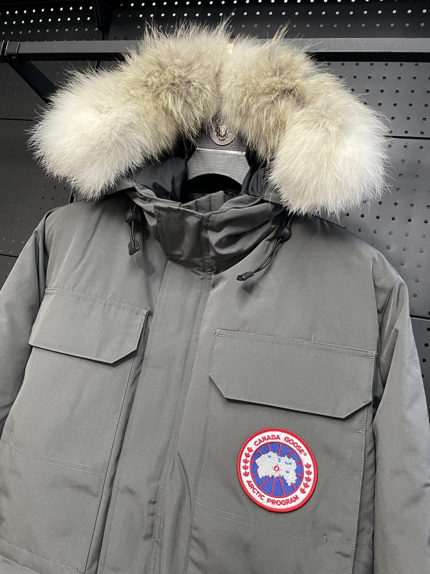 Canada Goose 08 Expedition: High-End Wolf Hair Parka with Top Quality Features - 图片 4