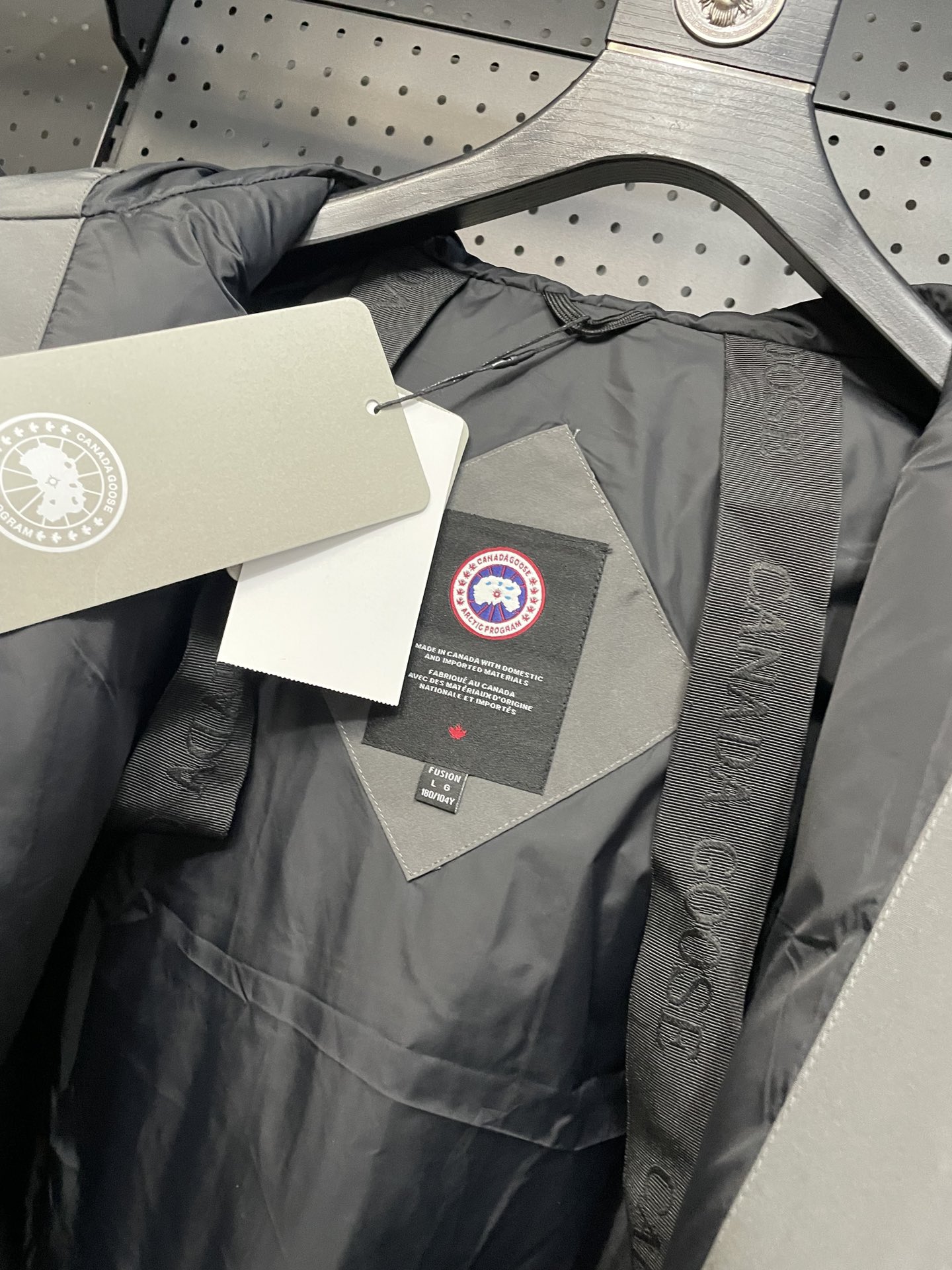 Canada Goose 08 Expedition: High-End Wolf Hair Parka with Top Quality Features - 图片 9
