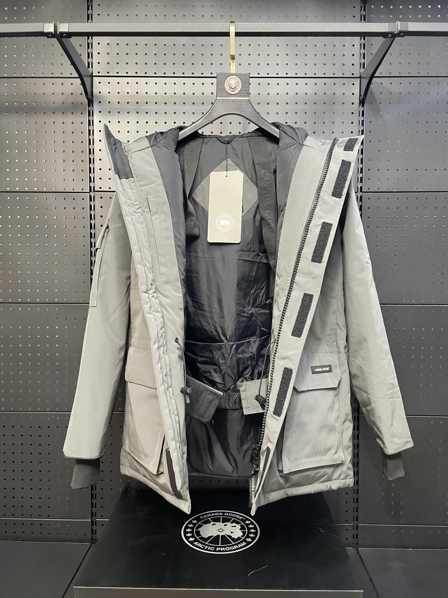 Canada Goose 08 Expedition: High-End Wolf Hair Parka with Top Quality Features - 图片 3