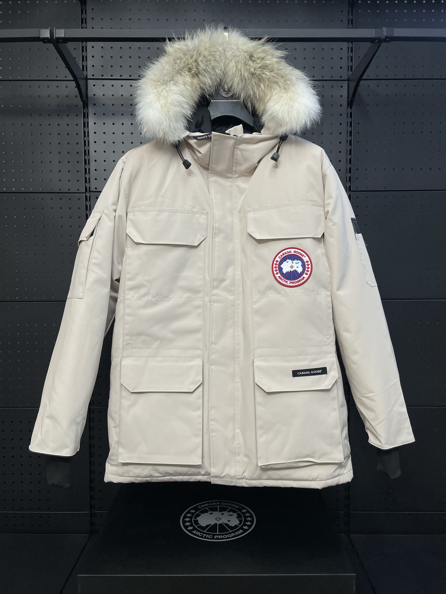 Canada Goose 08 Expedition: Top-of-the-Line High Version with Premium Features