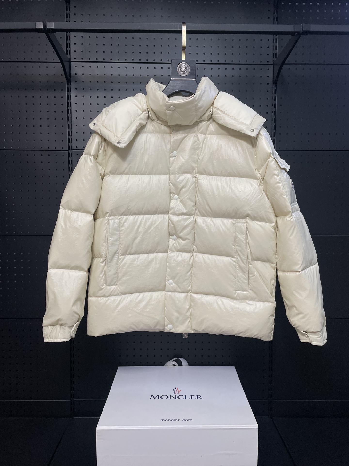 【Versión top, comparable】Moncler Montclair doble logo edición limitada 70 aniversario, mismo estilo que Wang Yibo. Conc…