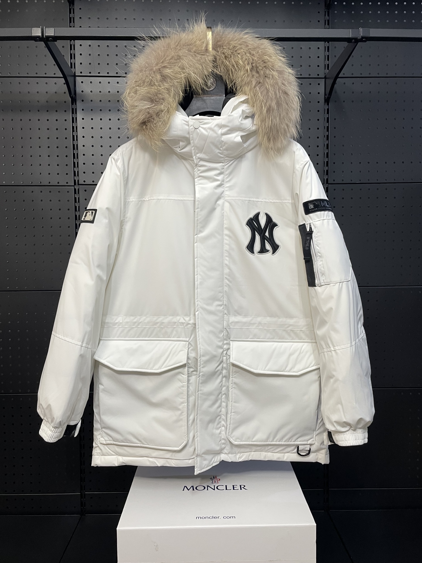 Versión alta, chaqueta de plumón de ganso MLB con cuello de piel de primera calidad. ⚠️ ¡Excelente plumón de …